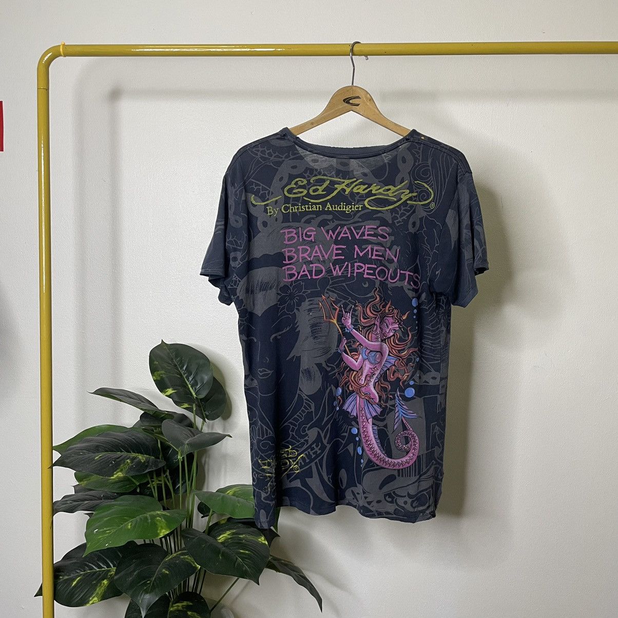 Affliction × Christian Audigier × Ed Hardy Ed Hardy Surf Tribe Crazy Detailing Distressed T Shirt Size US M / EU 48-50 / 2 - 8 Thumbnail