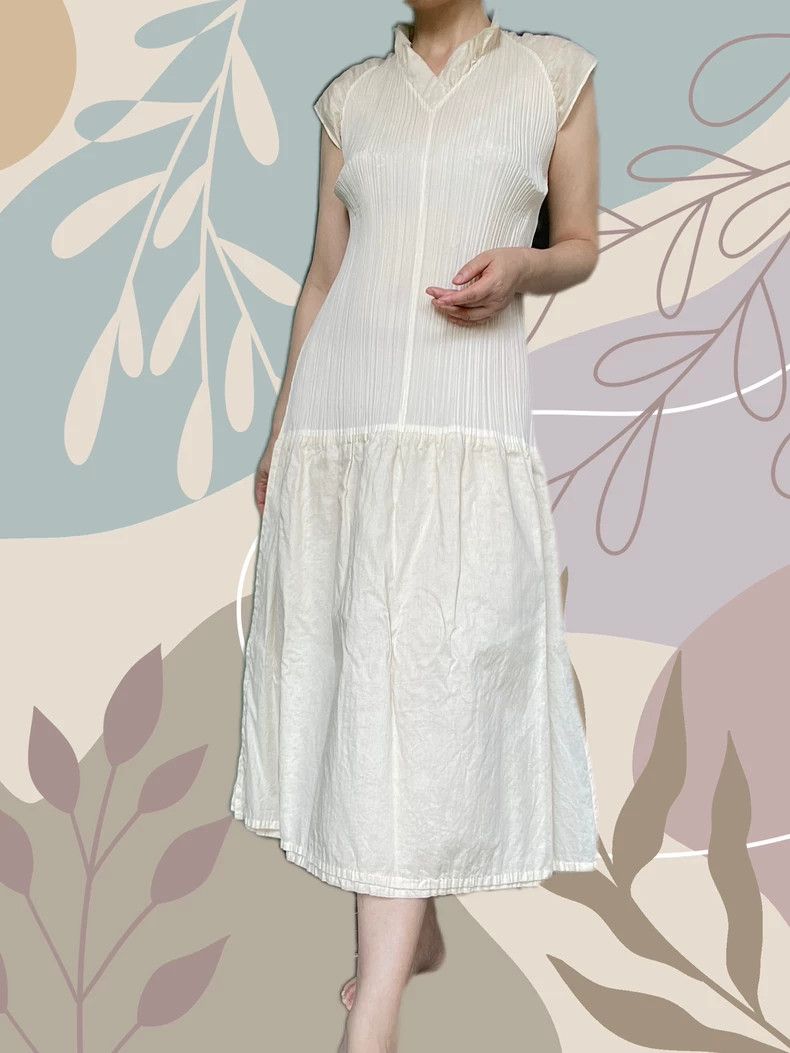 Issey Miyake Issey Miyake size:2 White pleated dress Size M / US 6-8 / IT 42-44 - 1 Thumbnail