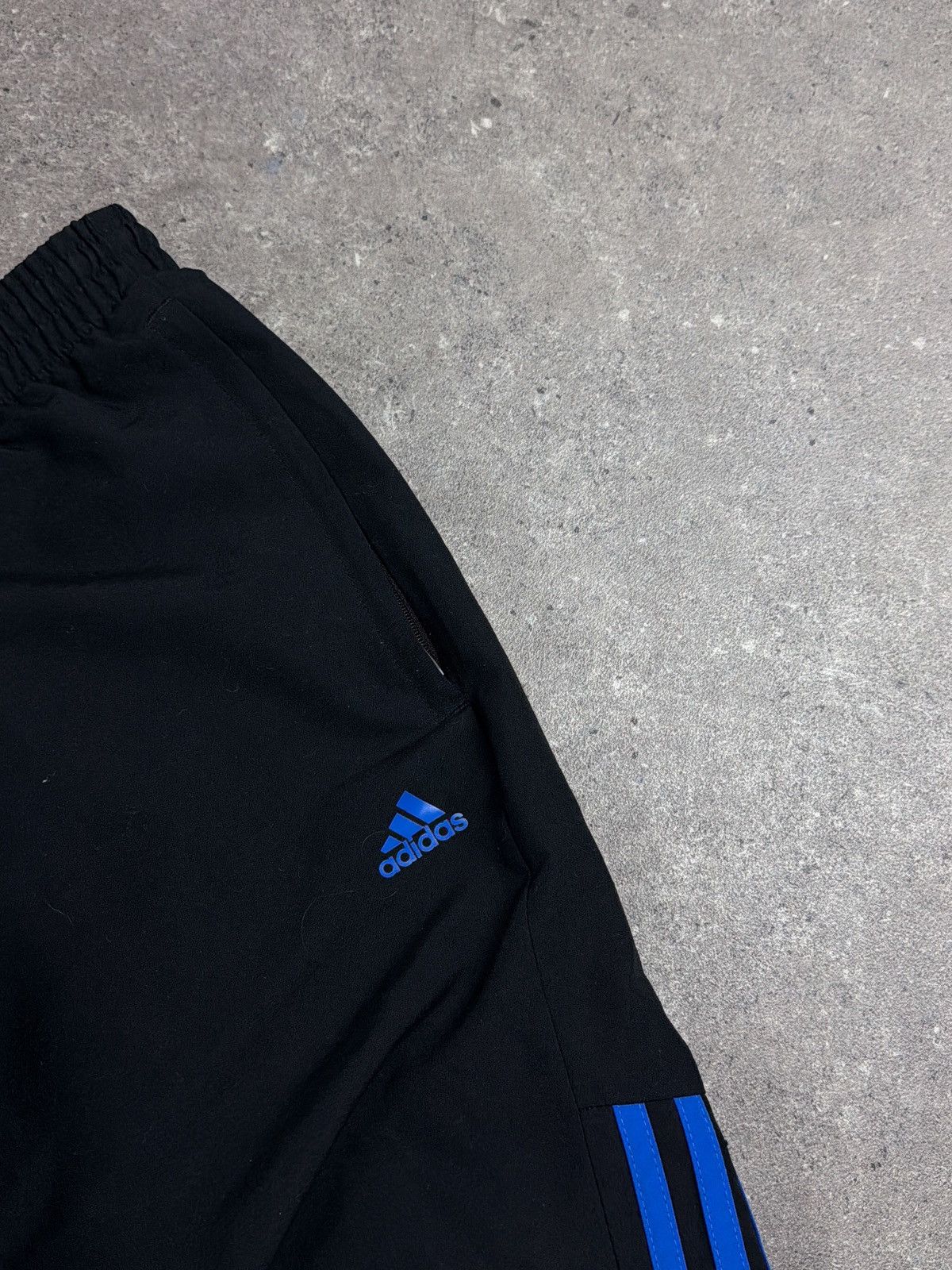 Adidas Vintage Y2K Adidas 00’s Baggy Fit Sweatpants RARE Size US 34 / EU 50 - 2 Thumbnail