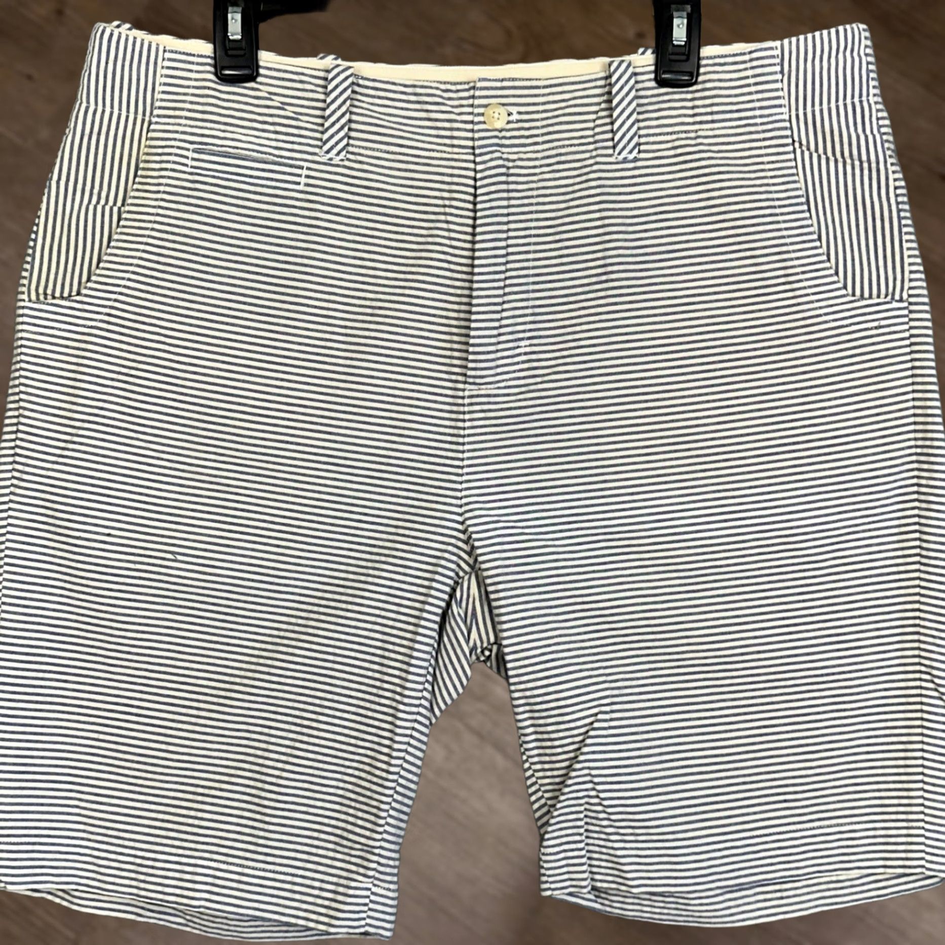 Vintage B. Draddy Shorts Blue White Striped Flat Front 38 Regular Cotton Spandex Beach Summer Casual Mens Size US 38 / EU 54 - 1 Thumbnail