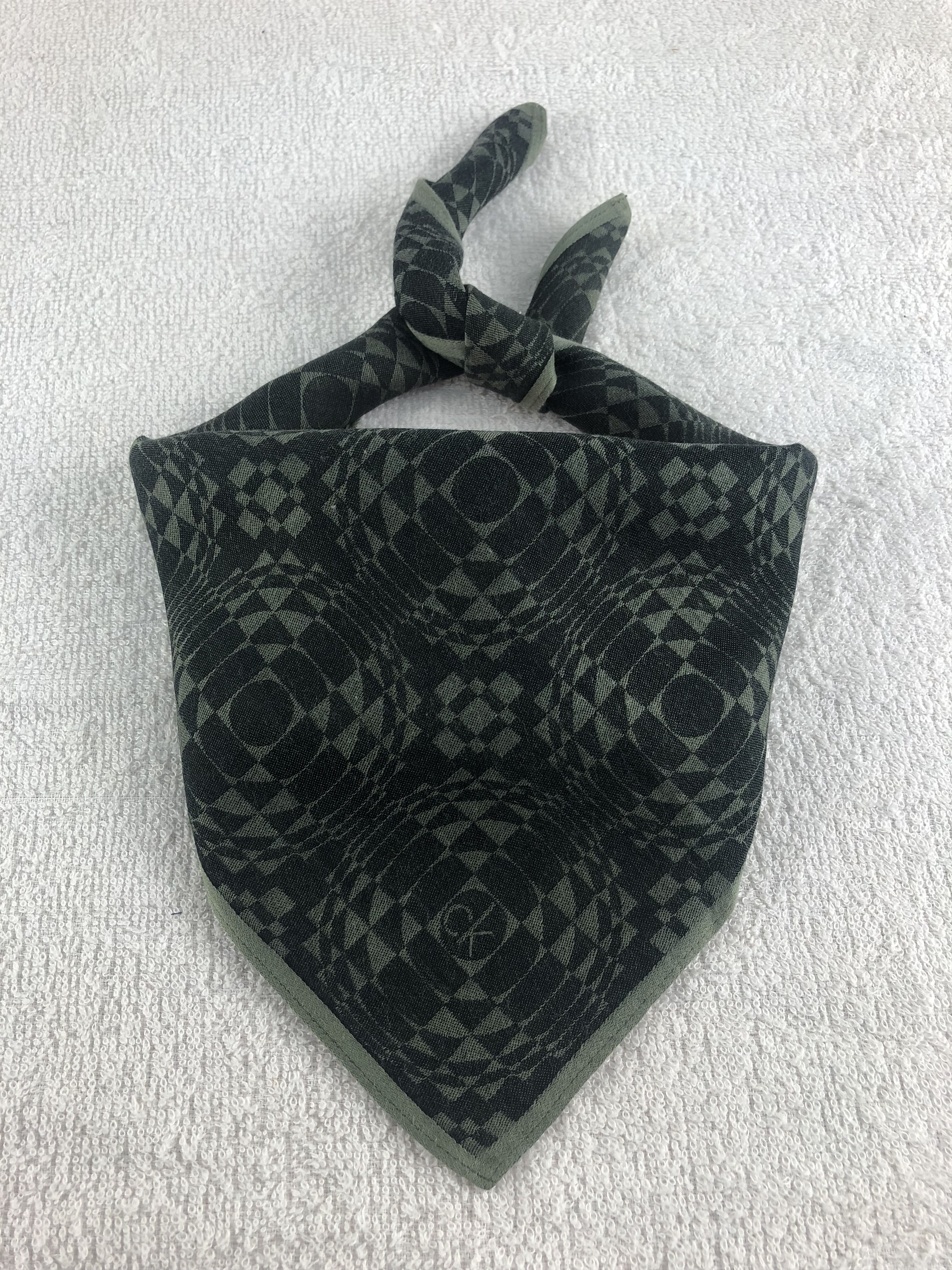 Calvin Klein Calvin Klein Handkerchief / Bandana / Neckerchief C070 Size ONE SIZE - 1 Thumbnail