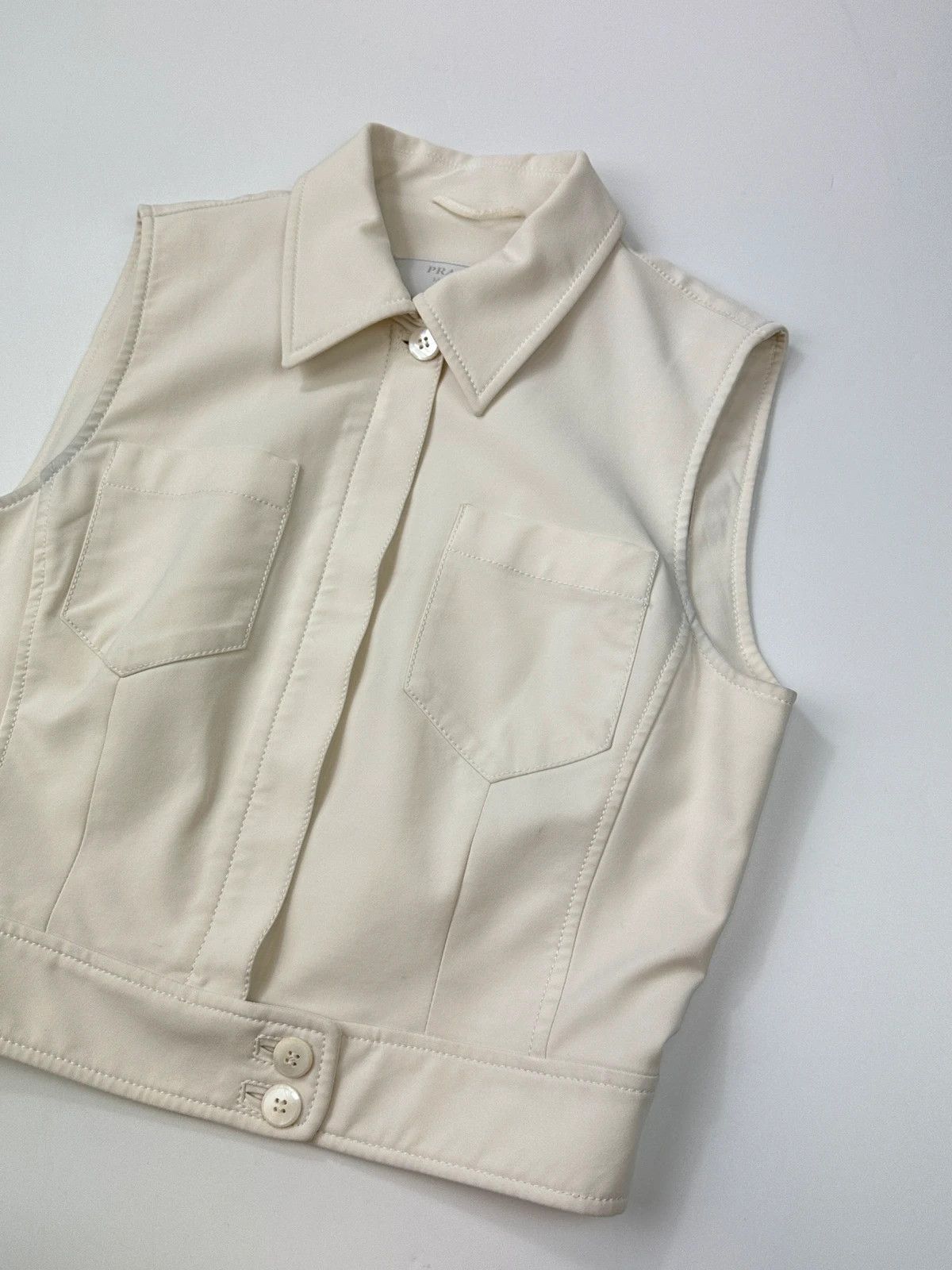Prada Prada Milano SS1998 White Vest Top Sleeveless Jacket Size M / US 6-8 / IT 42-44 - 2 Thumbnail