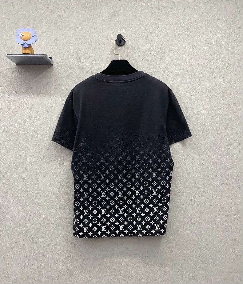 Louis Vuitton Louis Vuitton Black full-print logo gradient short sleeve Size US S / EU 44-46 / 1 - 2 Thumbnail