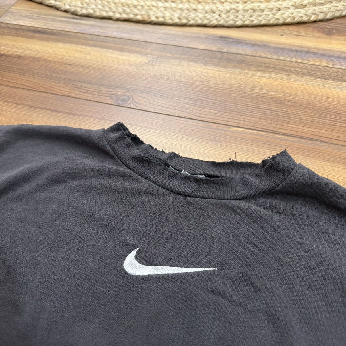 Nike Vintage Nike Center Swoosh Black Crewneck Sweatshirt Size US XL / EU 56 / 4 - 2 Thumbnail
