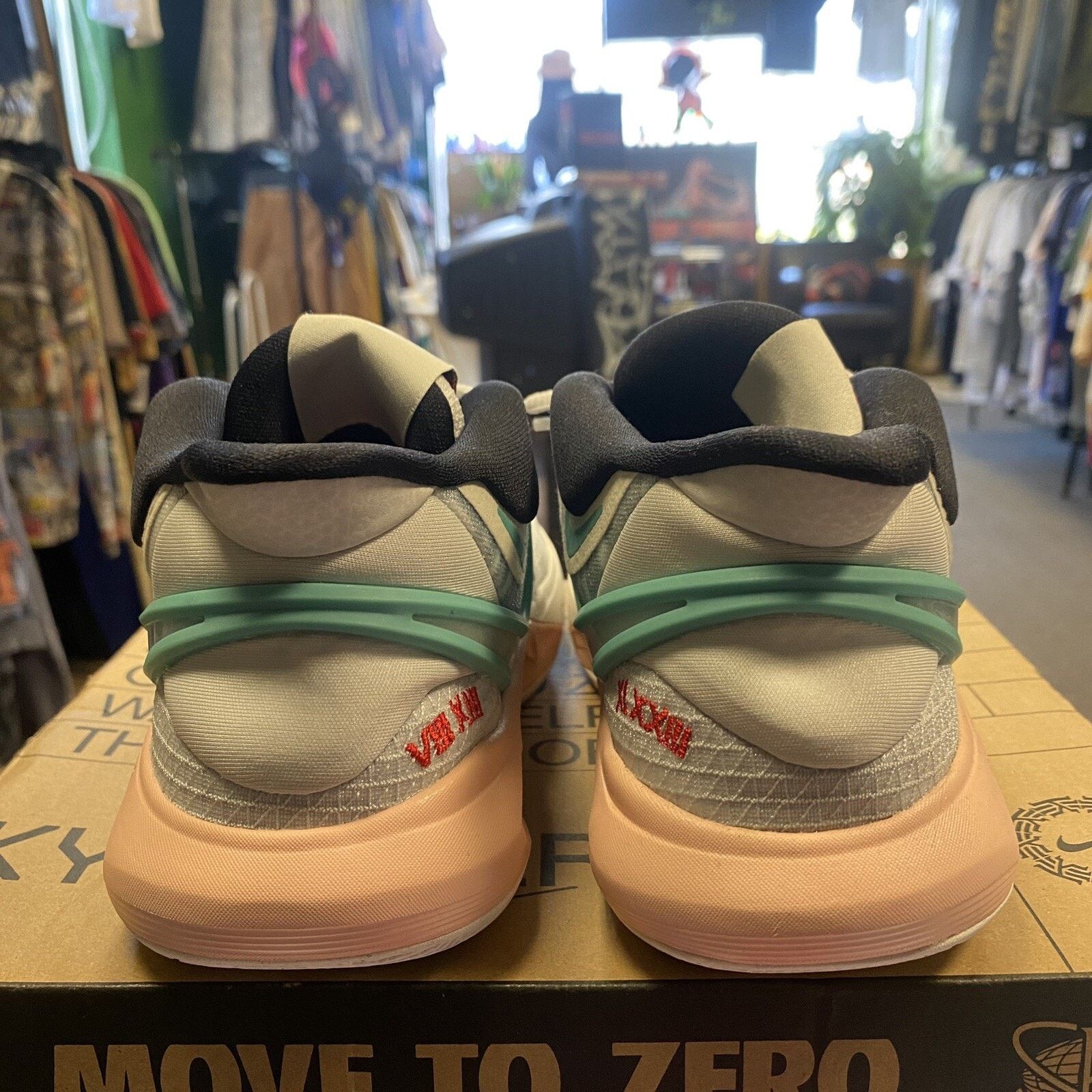 Nike NIKE KYRIE 8 GO (GS) Photon Dust/Photon Dust KIDS SIZE 4Y Size US 5 / EU 37 - 4 Thumbnail