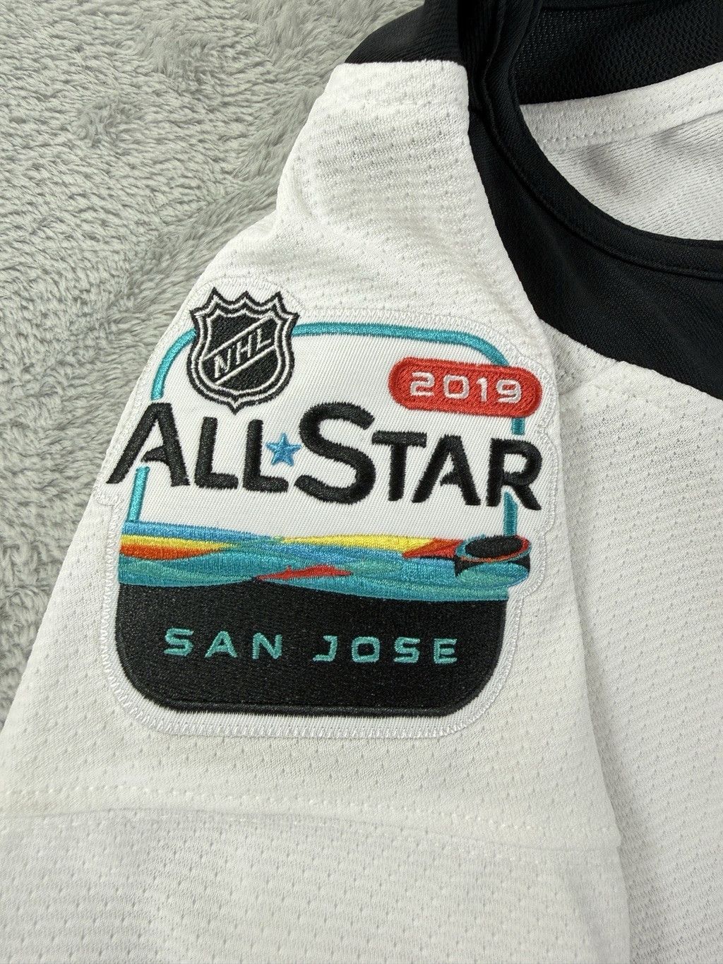 Mitchell & Ness Mitchell & Ness NWT Men's Sz Large Austin Matthews 2019 NHL Size US L / EU 52-54 / 3 - 15 Thumbnail