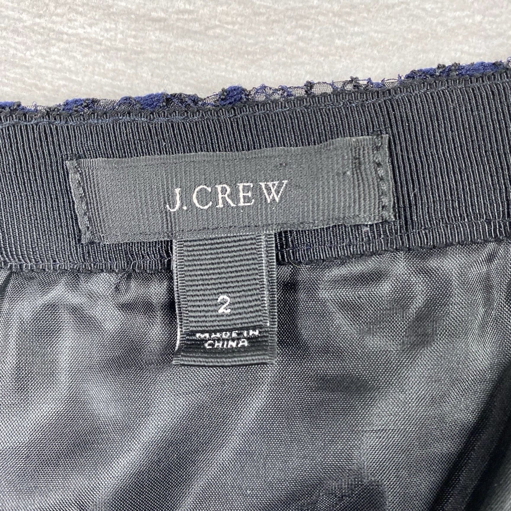 J.Crew J.CREW Mini Skirt Navy Blue Lace Overlay Lined Side Zip Floral Scalloped 2 Womens Skirt Summer Bohemian Fashion Size 26" / US 2 / IT 38 - 7 Thumbnail