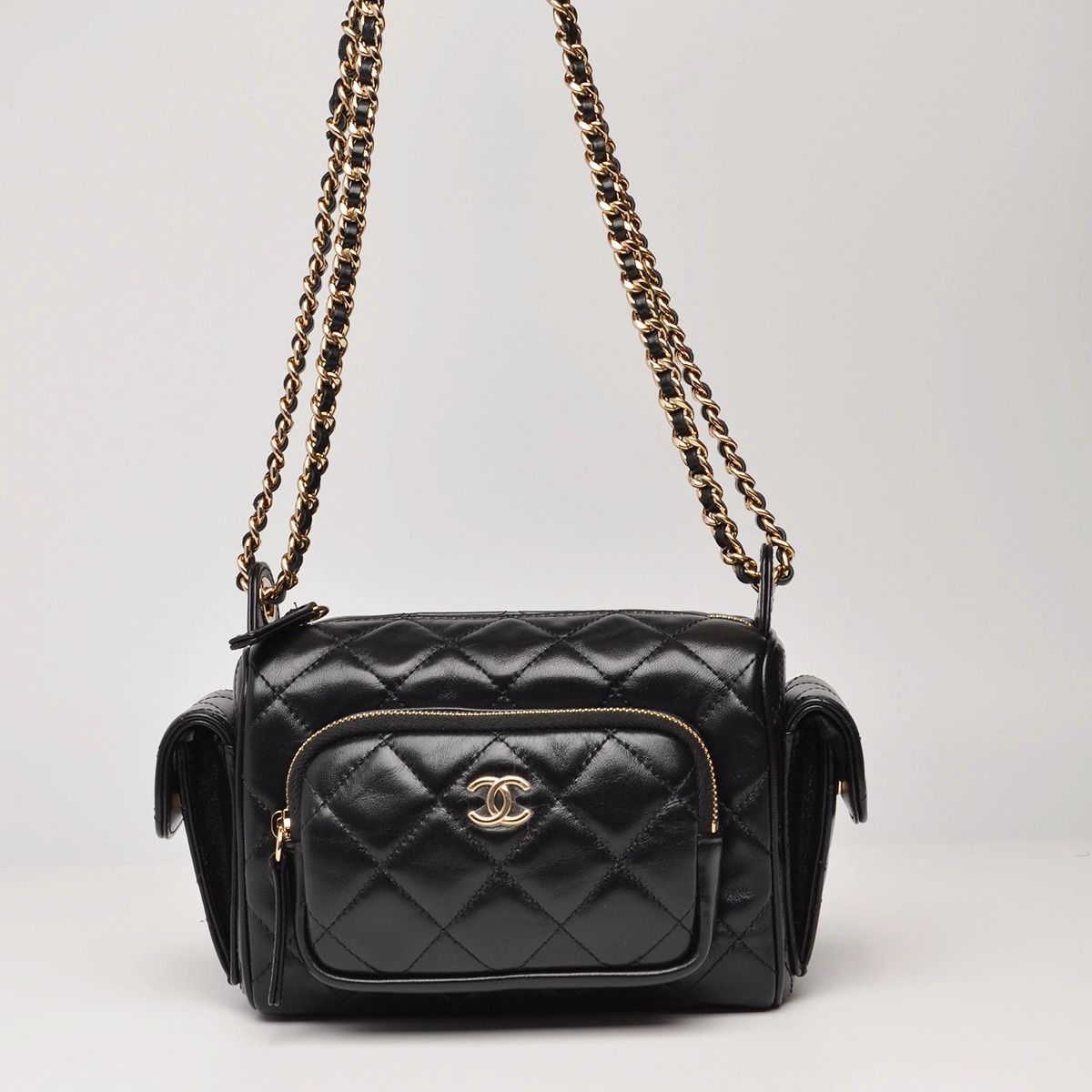 Chanel os11x0126 Size: OS / Shiny Crumpled Small Camera Case Black Size ONE SIZE - 6 Thumbnail