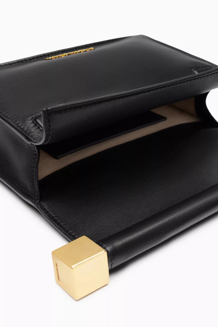 Jacquemus os11x0826 Size: OS / La Petite Pochette Rond Clutch Bag Size ONE SIZE - 4 Thumbnail