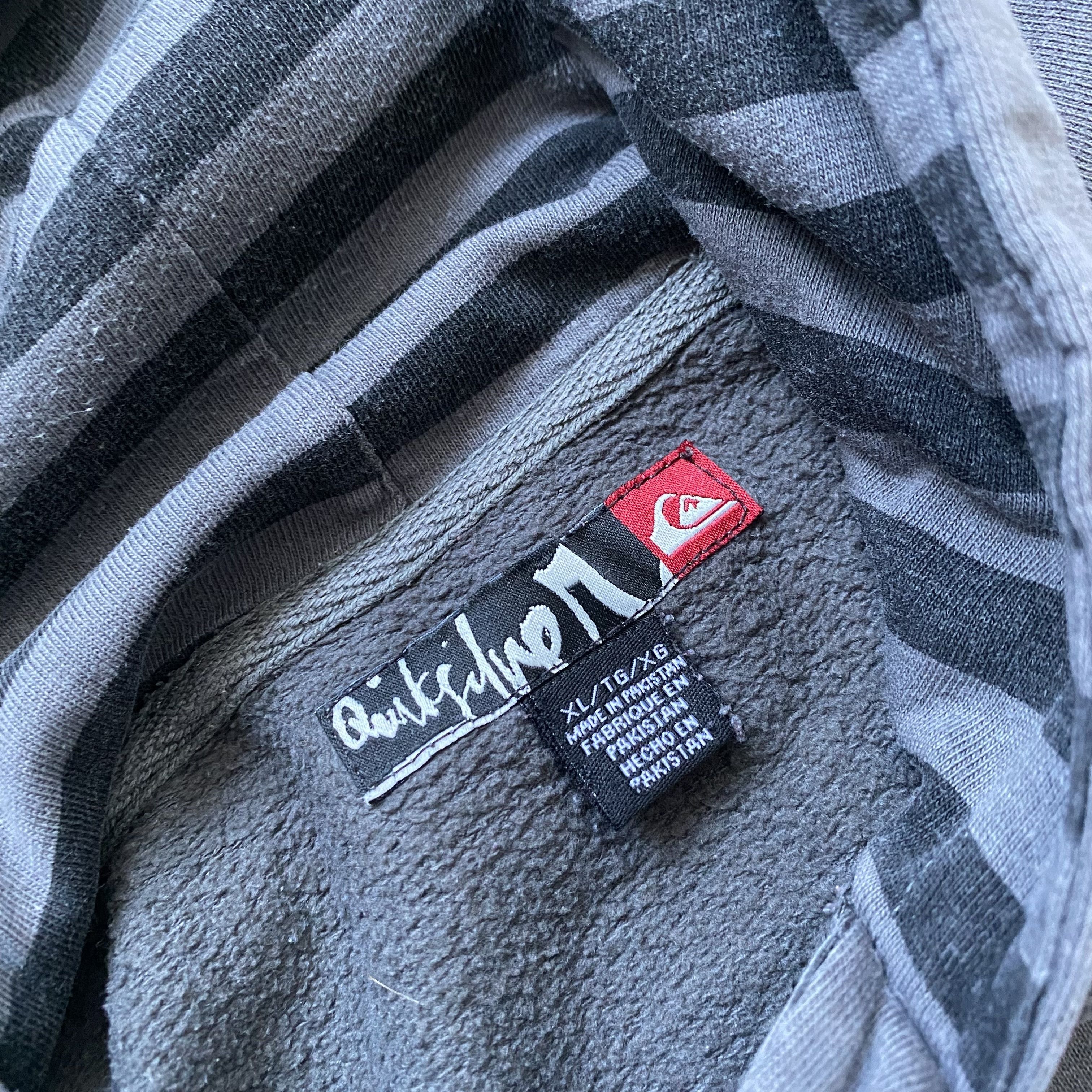 Quiksilver 🏄🏼‍♂️Thrashed Vintage 90s Quiksilver hoodie center logo Size US XL / EU 56 / 4 - 8 Thumbnail
