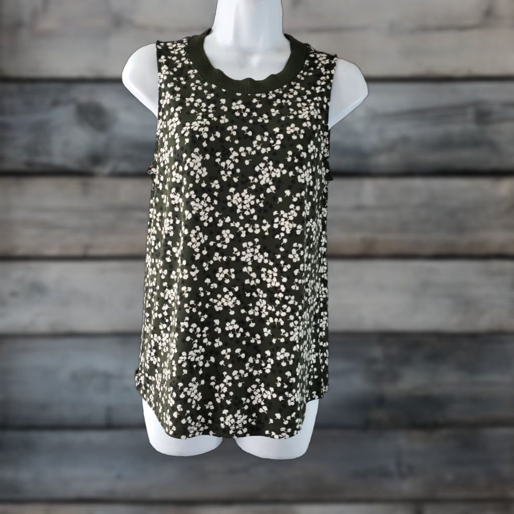 Banana Republic Banana Republic Womens Top XS Green White Floral Sleeveless Blouse Shirt Womens XS Green Floral Sleeveless Ban Republic Size XS / US 0-2 / IT 36-38 - 1 Thumbnail