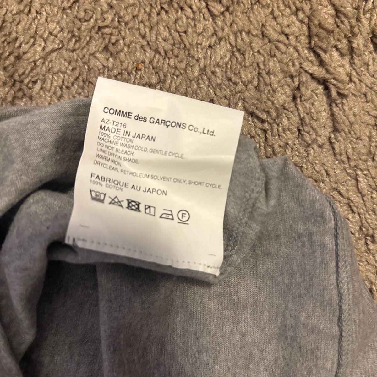Comme des Garcons Grey Comme des Garçons Play T-shirt with yellow heart Size US XL / EU 56 / 4 - 3 Thumbnail