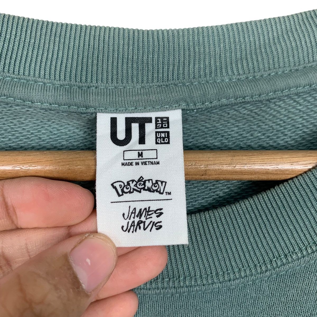 Pokemon × Uniqlo POKEMON x JAMES JARVIS Snorlax Sweatshirt #2634-C118 Size US M / EU 48-50 / 2 - 11 Thumbnail