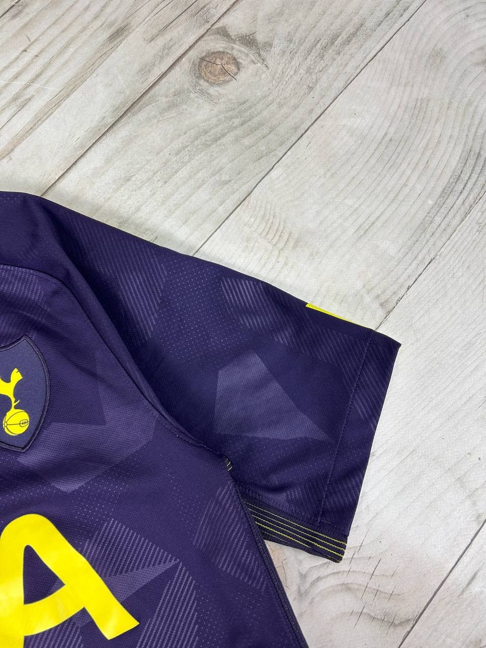 Nike Nike Tottenham Hotspur 2017 2018 Third Shirt Soccer Jersey Size US S / EU 44-46 / 1 - 6 Thumbnail
