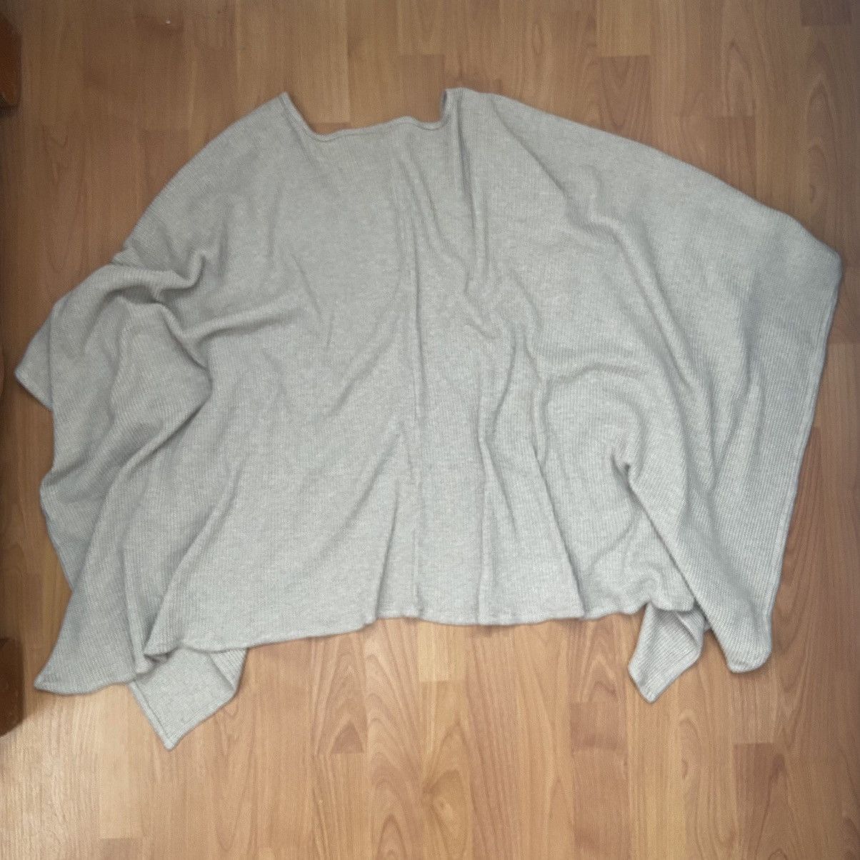 Other Liz Claiborne Women’s Waffle Knit Shawl Size ONE SIZE - 2 Thumbnail