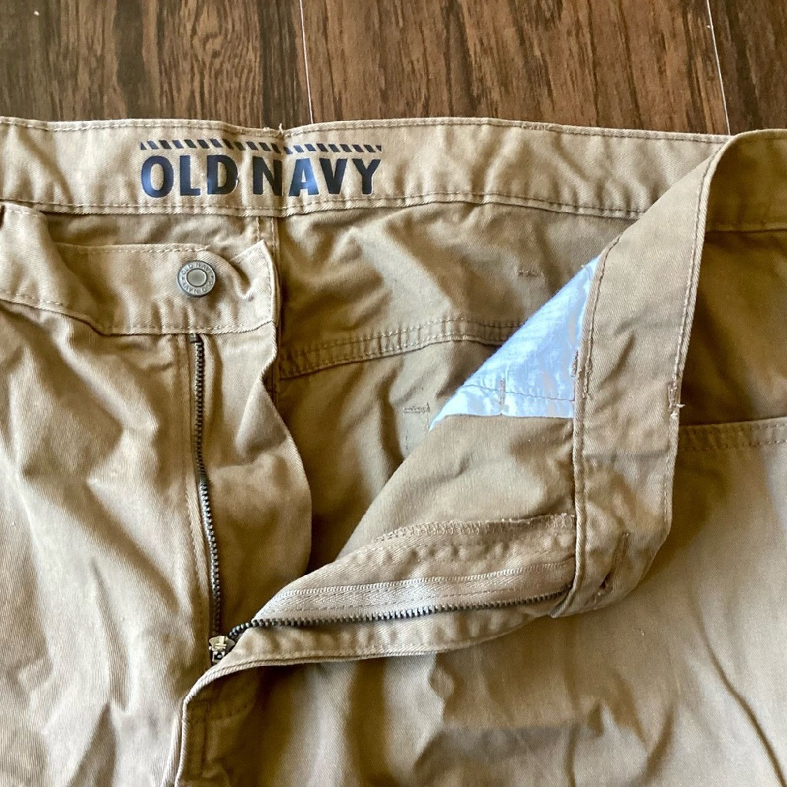 Old Navy Old Navy Khaki Pants, 38x32 Size US 38 / EU 54 - 5 Thumbnail