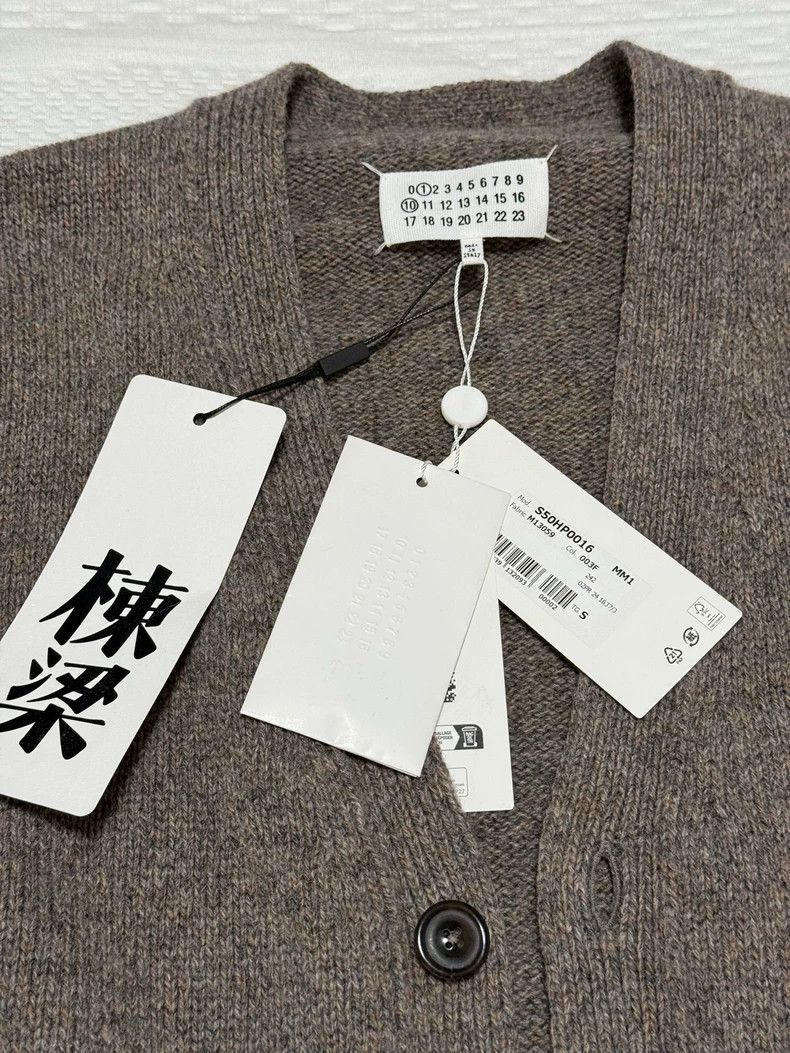 Maison Margiela Maison Margiela Wool V-neck drop-shoulder knitted warm card Size S / US 4 / IT 40 - 3 Thumbnail