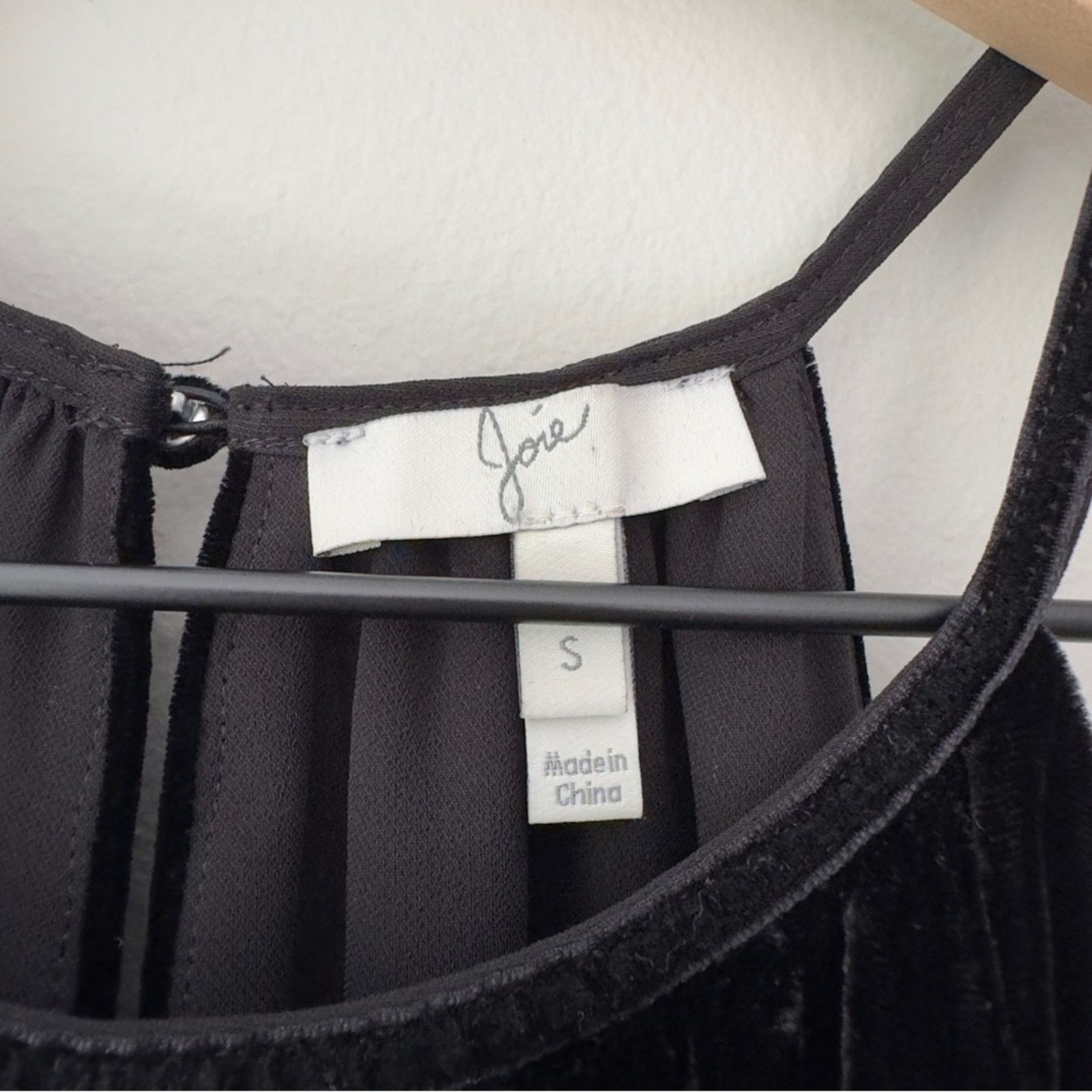 Joie Joie Silk Blend Velvet Tank Top Spaghetti Strap Button Lined Size S / US 4 / IT 40 - 7 Thumbnail