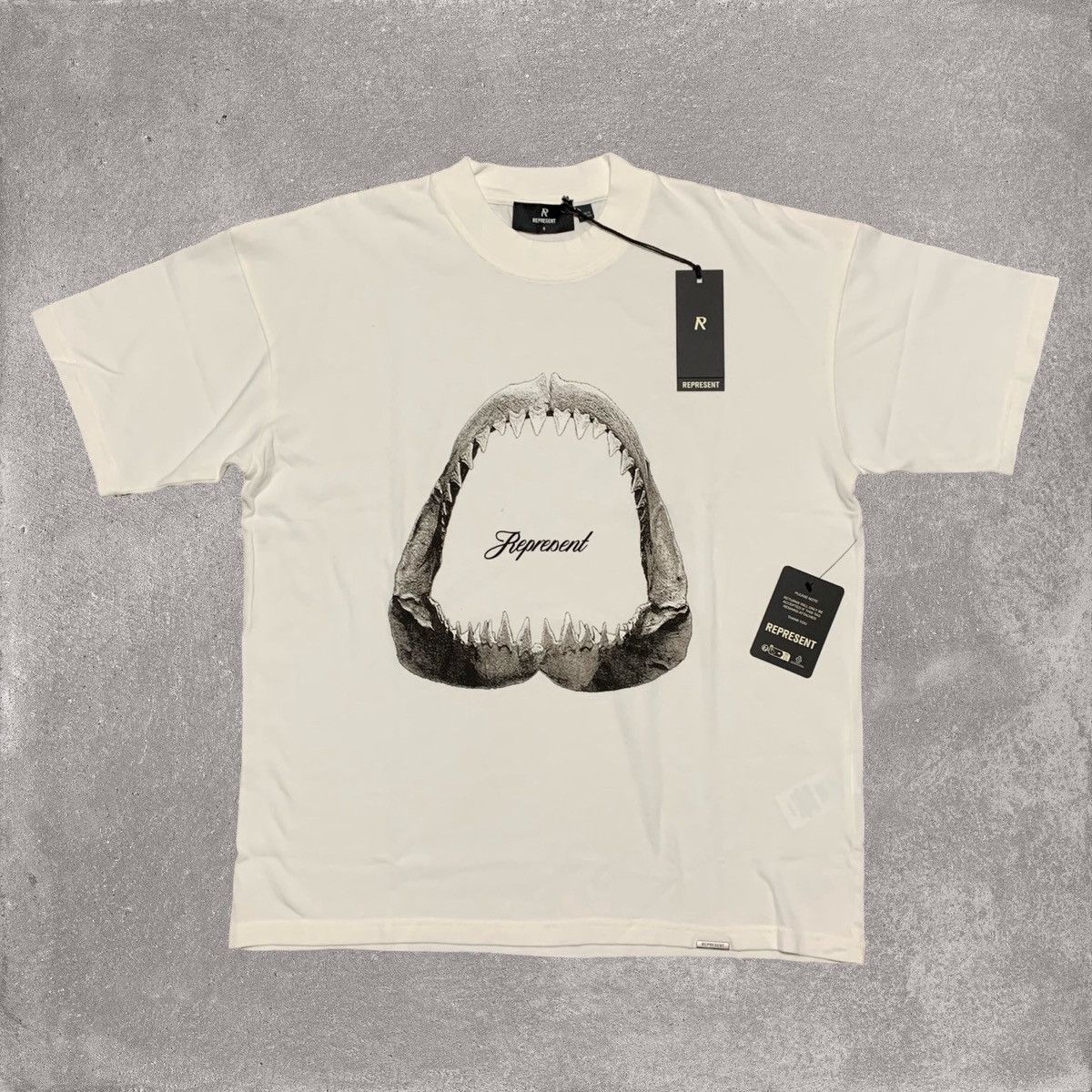 Represent Clo. Represent Small Shark JAWS Flat White Tee Size US S / EU 44-46 / 1 - 1 Thumbnail