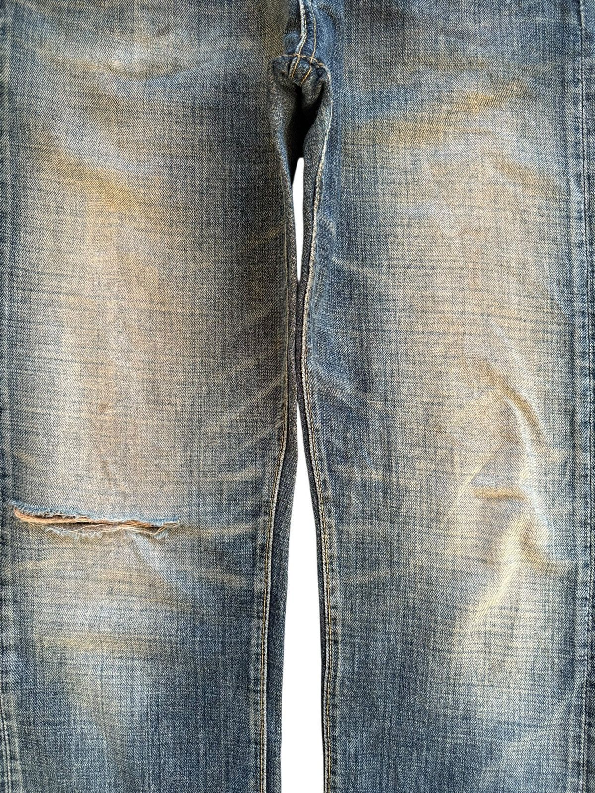 Japanese Brand Vintage Japanese Brand Rusty Mud Wash Ripped Loose Jeans Size US 31 - 5 Thumbnail