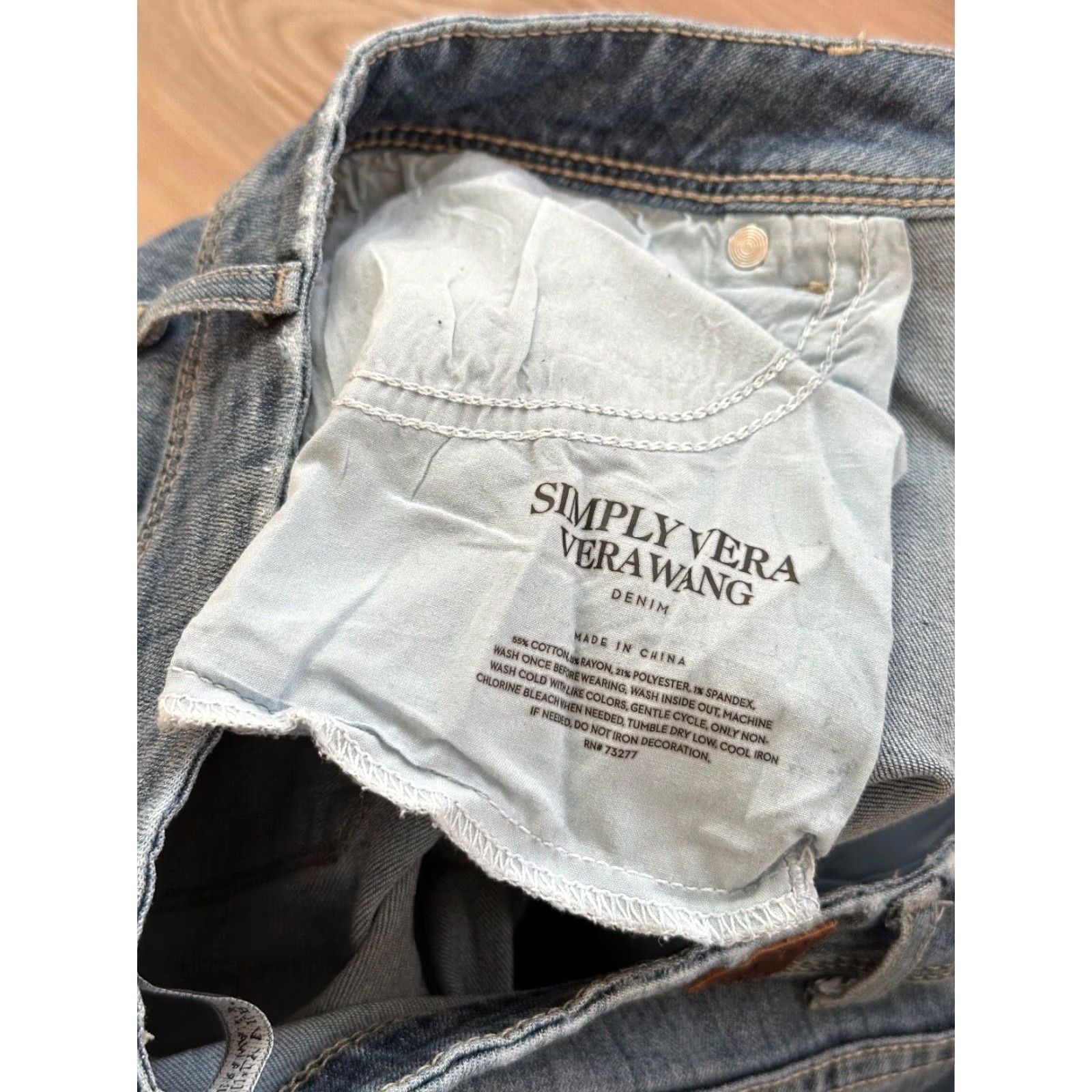 Vintage SIMPLY VERA WANG Women's Cropped Distressed Jeans Size 10 Blue Medium Wash Size 32" / US 10 / IT 46 - 5 Thumbnail