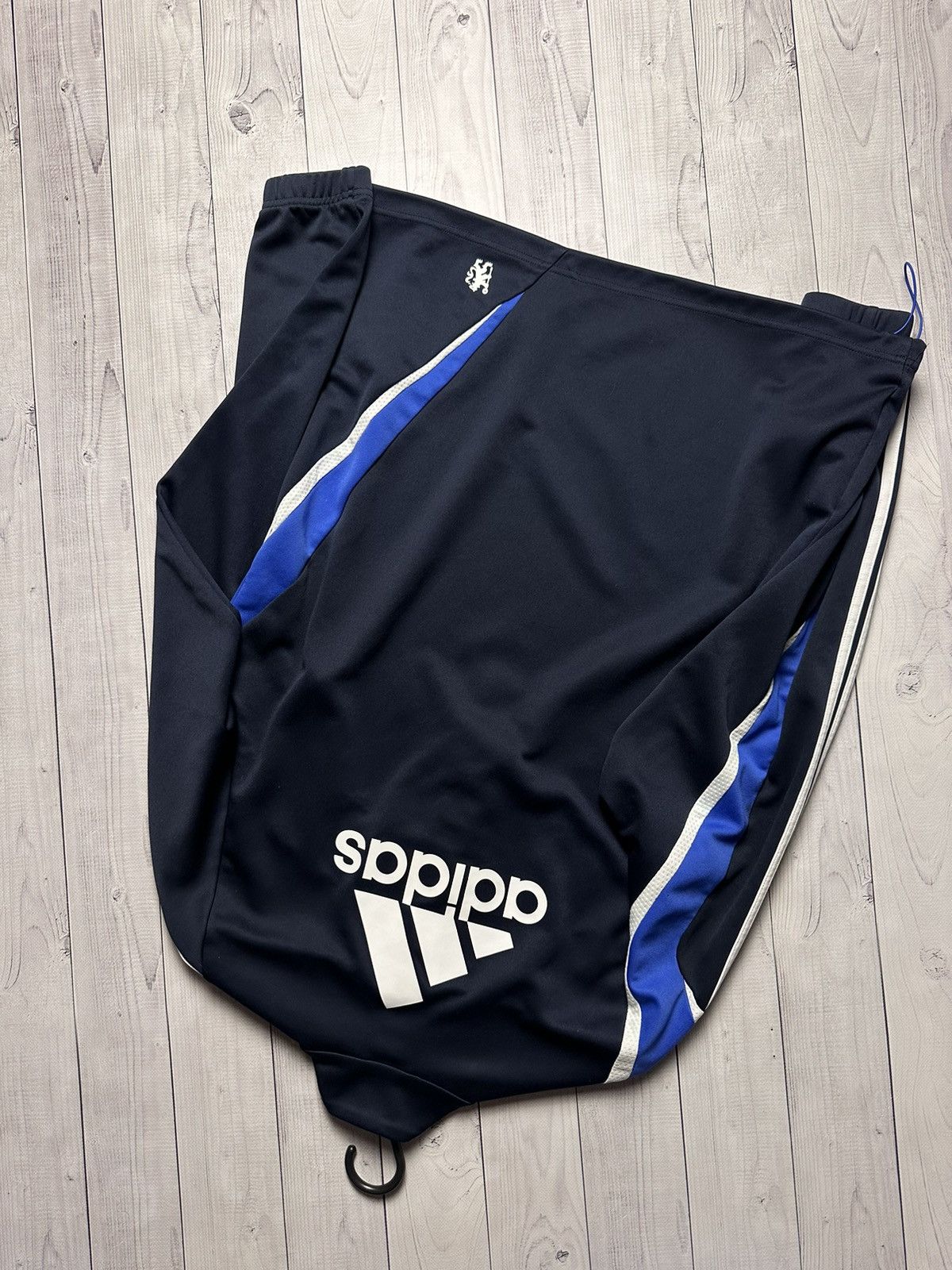 Adidas Vintage adidas Chelsea soccer sweatshirt size L Samsung Size US L / EU 52-54 / 3 - 6 Thumbnail