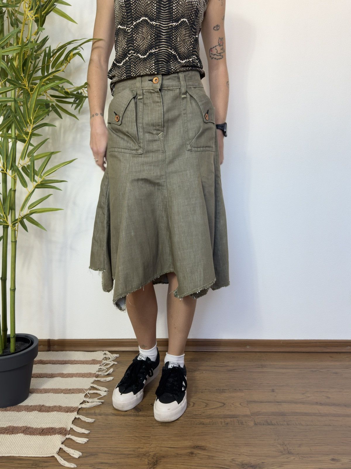 Evisu VINTAGE EVISU RARE JEANS PLATED MIDI SKIRT Size 28" / US 6 / IT 42 - 10 Thumbnail