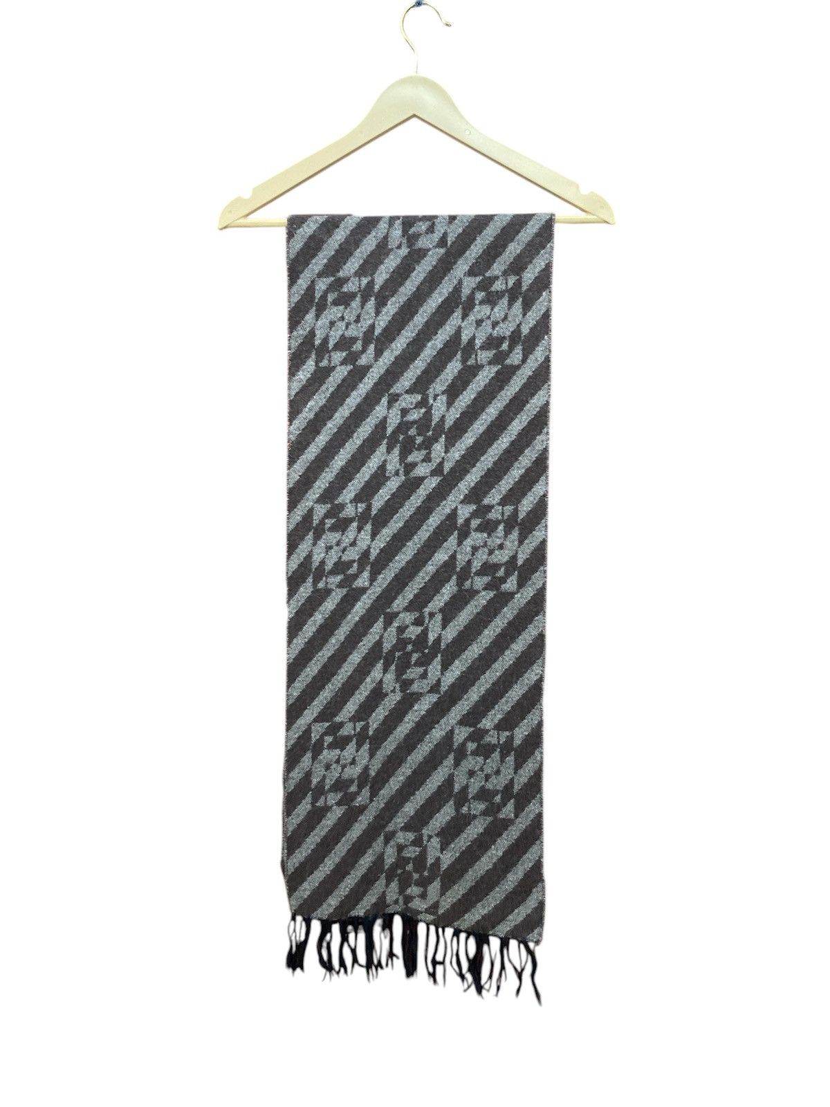 Fendi Fendi Monogram Scarf / Muffler / Wool Size ONE SIZE - 2 Thumbnail