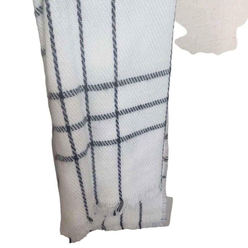 Designer CT823 Primark NWT Black & White Shawl Size ONE SIZE - 3 Thumbnail