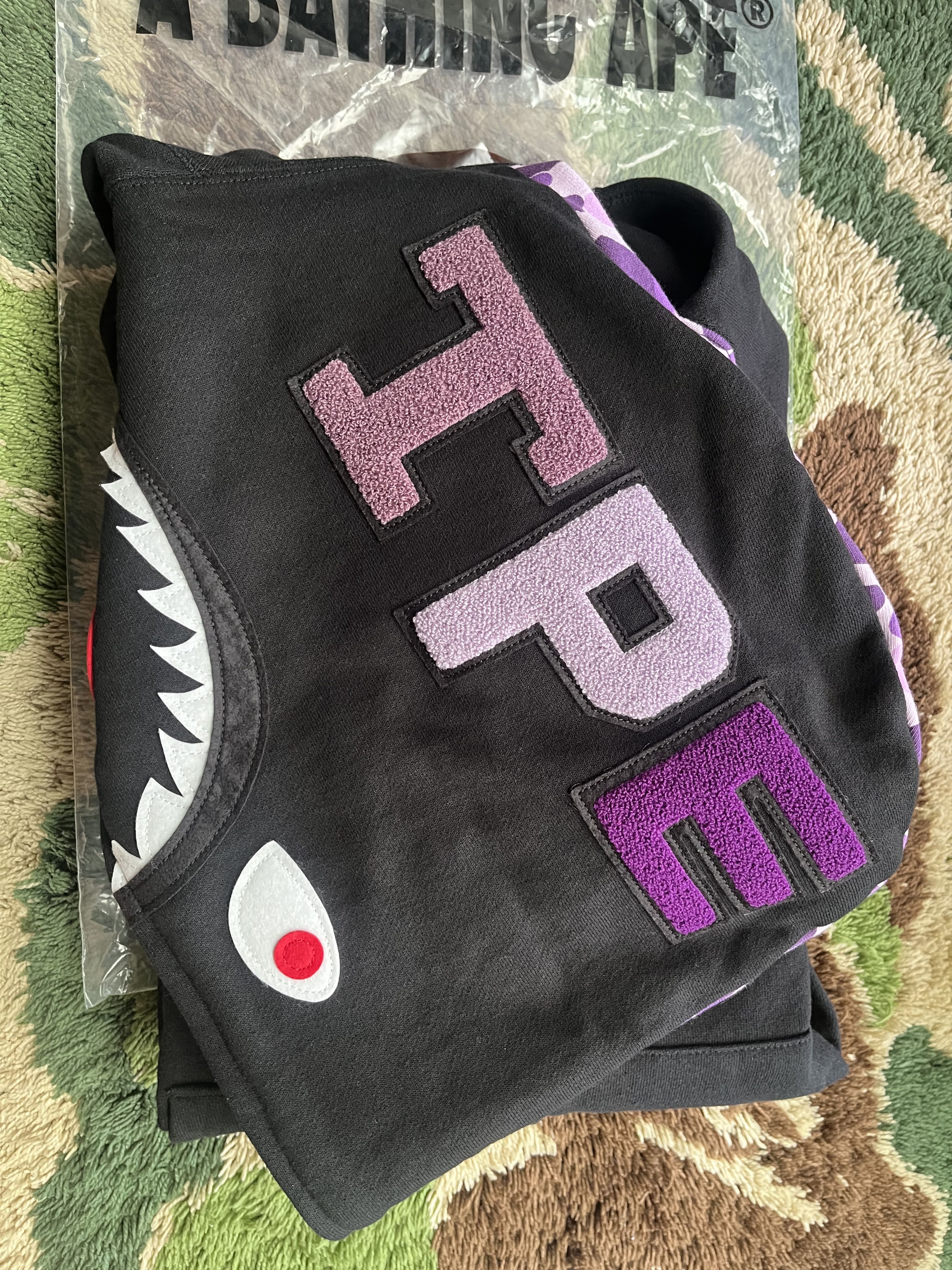 Bape A BATHING APE TAIPEI 13th Anniversary SHARK FULL ZIP HOODIE Size US L / EU 52-54 / 3 - 6 Thumbnail