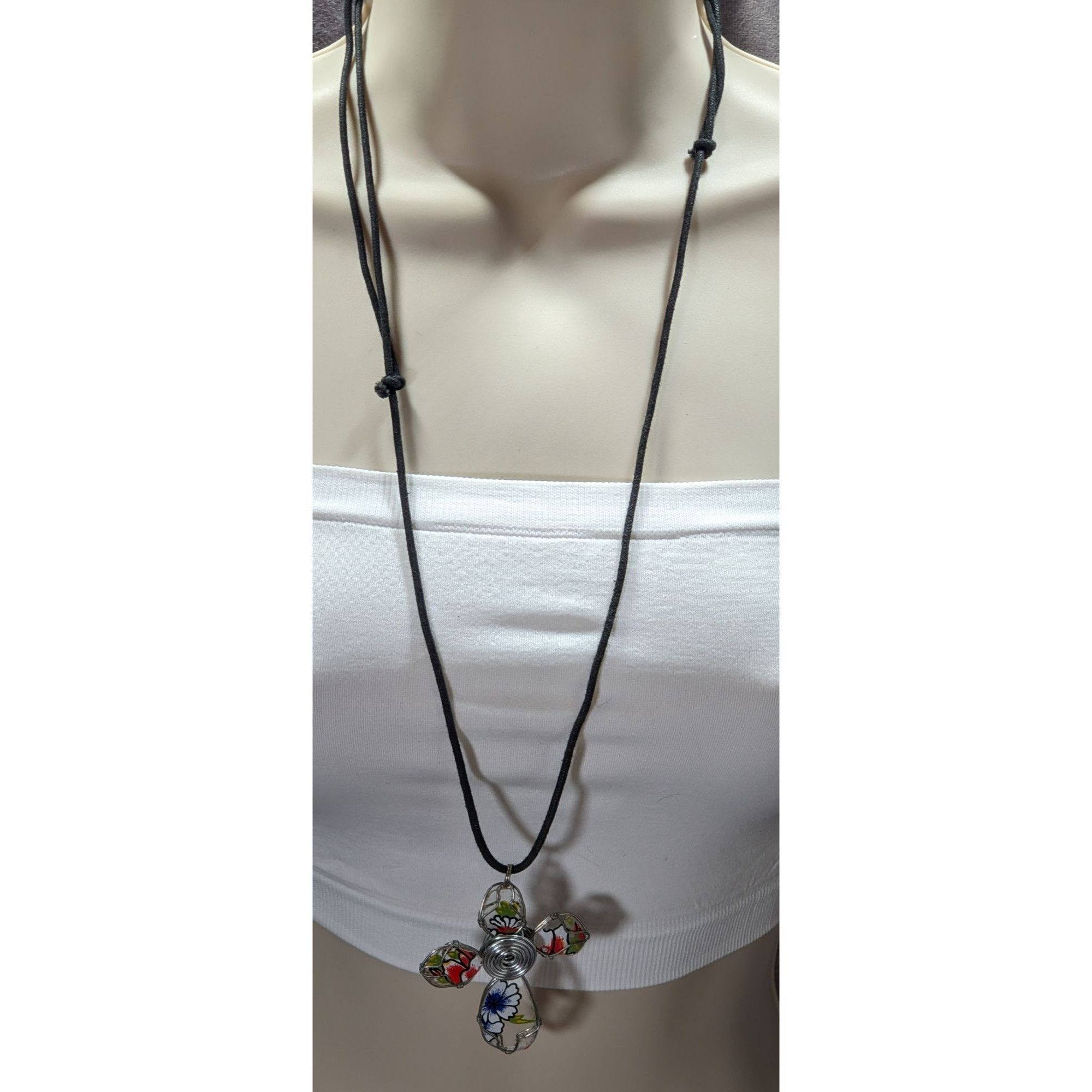Other Floral Wire Wrapped Glass Cross Pendant Necklace Size ONE SIZE - 6 Thumbnail