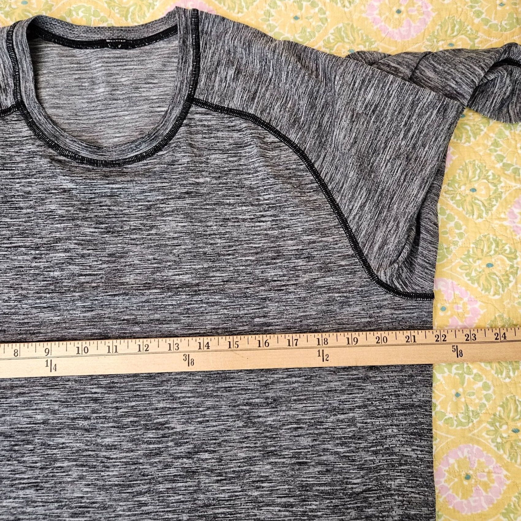 Lululemon Lululemon Men's Long Sleeve Metal Vent Tech T-shirt XL Gray Logo Regular Size XL Shirt Mens VENT TECH Size US XL / EU 56 / 4 - 4 Thumbnail