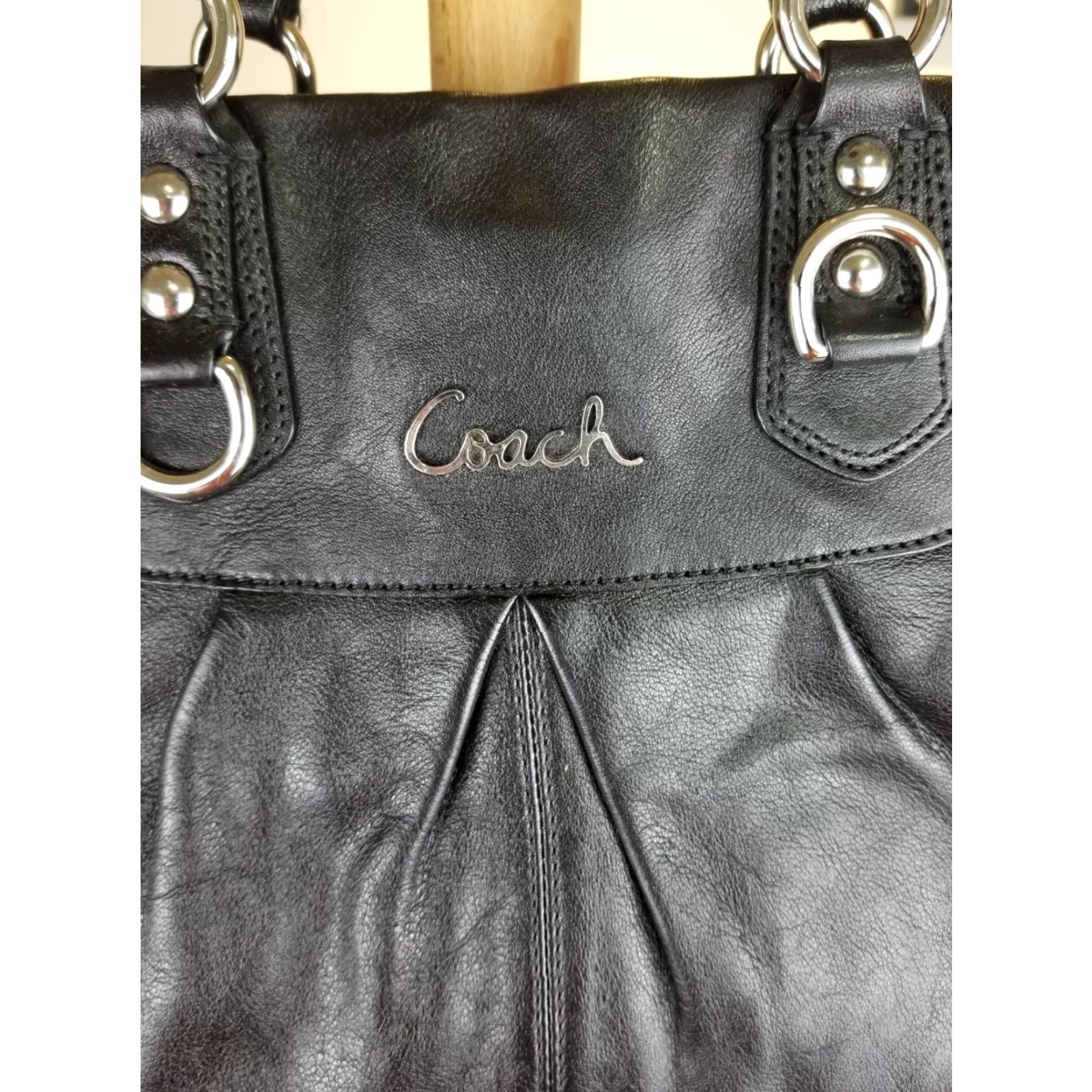 Coach VINTAGE COACH BLACK LEATHER SHOULDER HANDBAG CROSS BAG Women Medium Leather VINTAGE Y2K COACH BLACK Leading Zipper Bag 10 in x 7 in x 6 in Size ONE SIZE - 2 Thumbnail