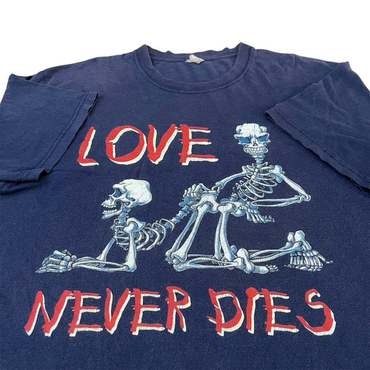 Other Vintage Y2K Love Never Dies Tee Faded Humor Funny Sex Size US XL / EU 56 / 4 - 1 Thumbnail