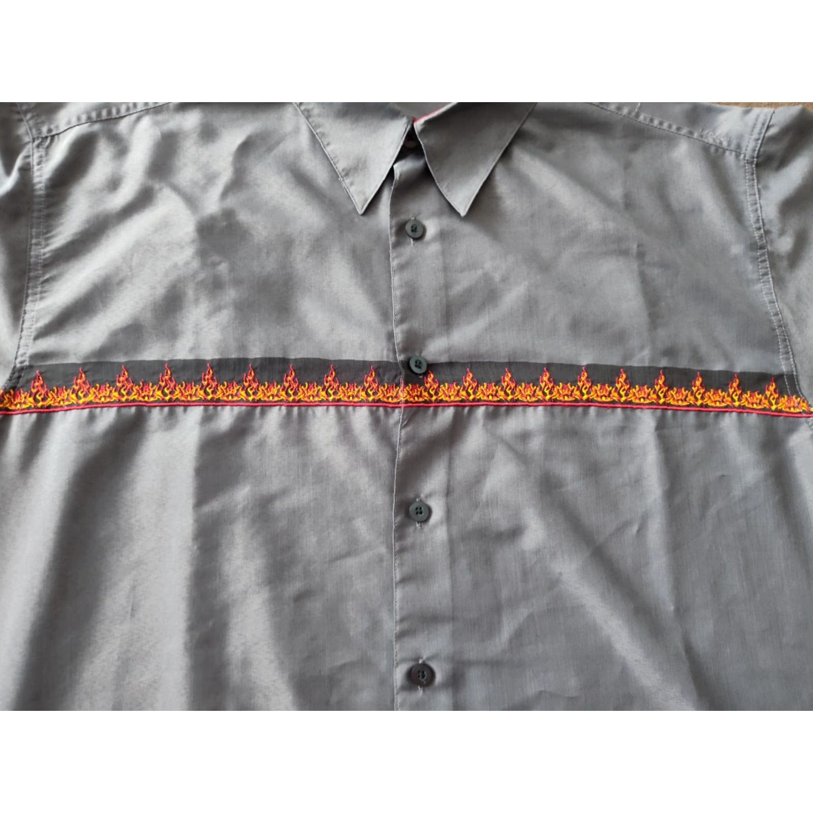 Vintage Street Culture Shirt Mens XL Button Up Short Sleeve Gray Flames Hawaiian Size US XL / EU 56 / 4 - 2 Thumbnail