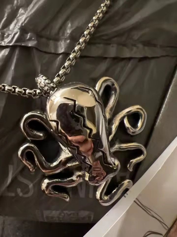 Jewelry Octopus Pendant Necklace Size ONE SIZE - 6 Thumbnail