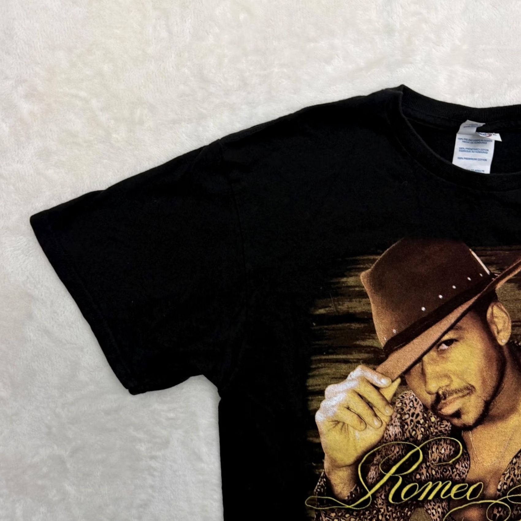 Vintage Romeo Santos Golden Tour 2018 Shirt Mens Medium Black Delta Pro Weight Concert Shirt Size US M / EU 48-50 / 2 - 6 Thumbnail