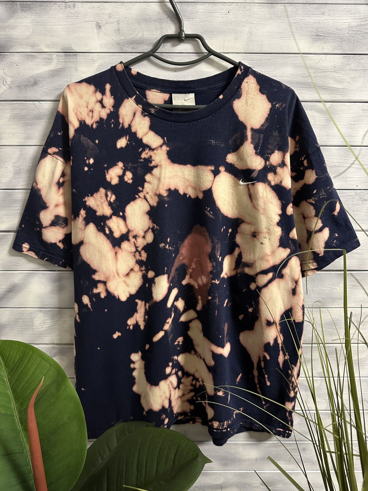 Nike Rare Vintage T-Shirt Nike Small Swoosh Tie-Dye Shibori Style Size US XL / EU 56 / 4 - 1 Thumbnail