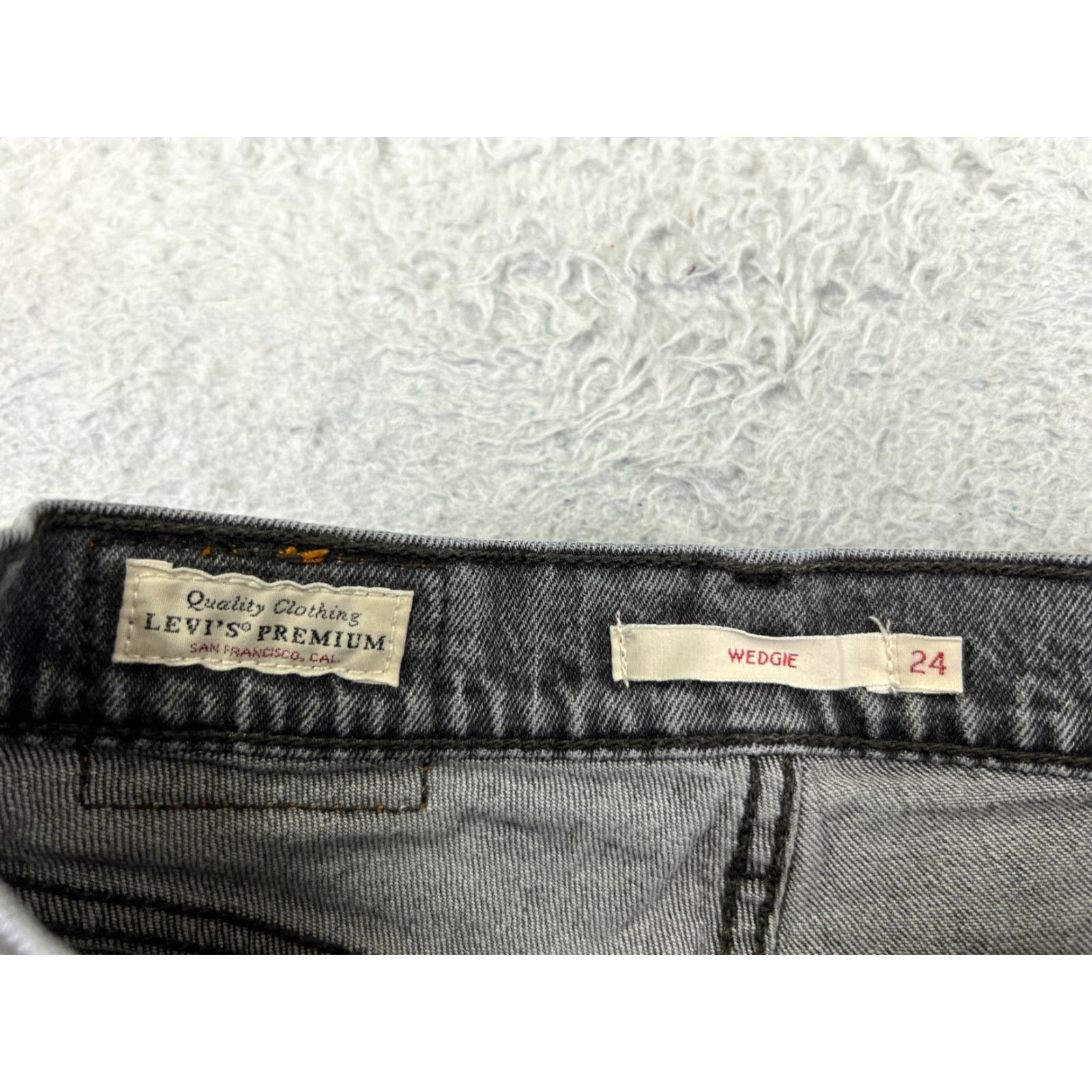 Levi's Levis Premium Womens Jeans 24 Black Denim Wedgie Button Fly 23x26 Size 42" / US 20 - 6 Thumbnail