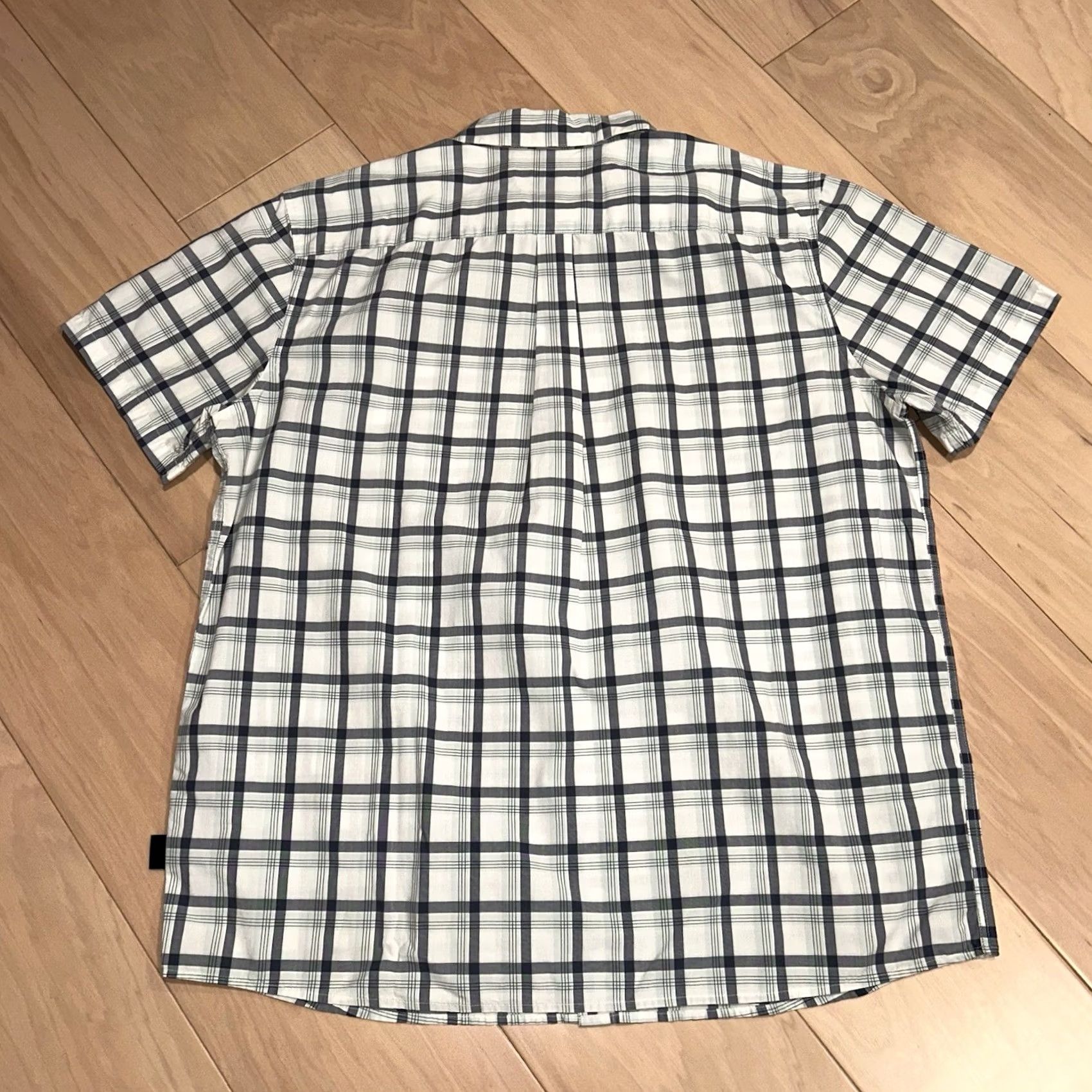 Patagonia Patagonia Button-Up Shirt White XL Men's Knit Lightweight Plaid Short Sleeve Collared Casual Pockets Logo Breeze Urban Modern Seasonal Size US XL / EU 56 / 4 - 3 Thumbnail