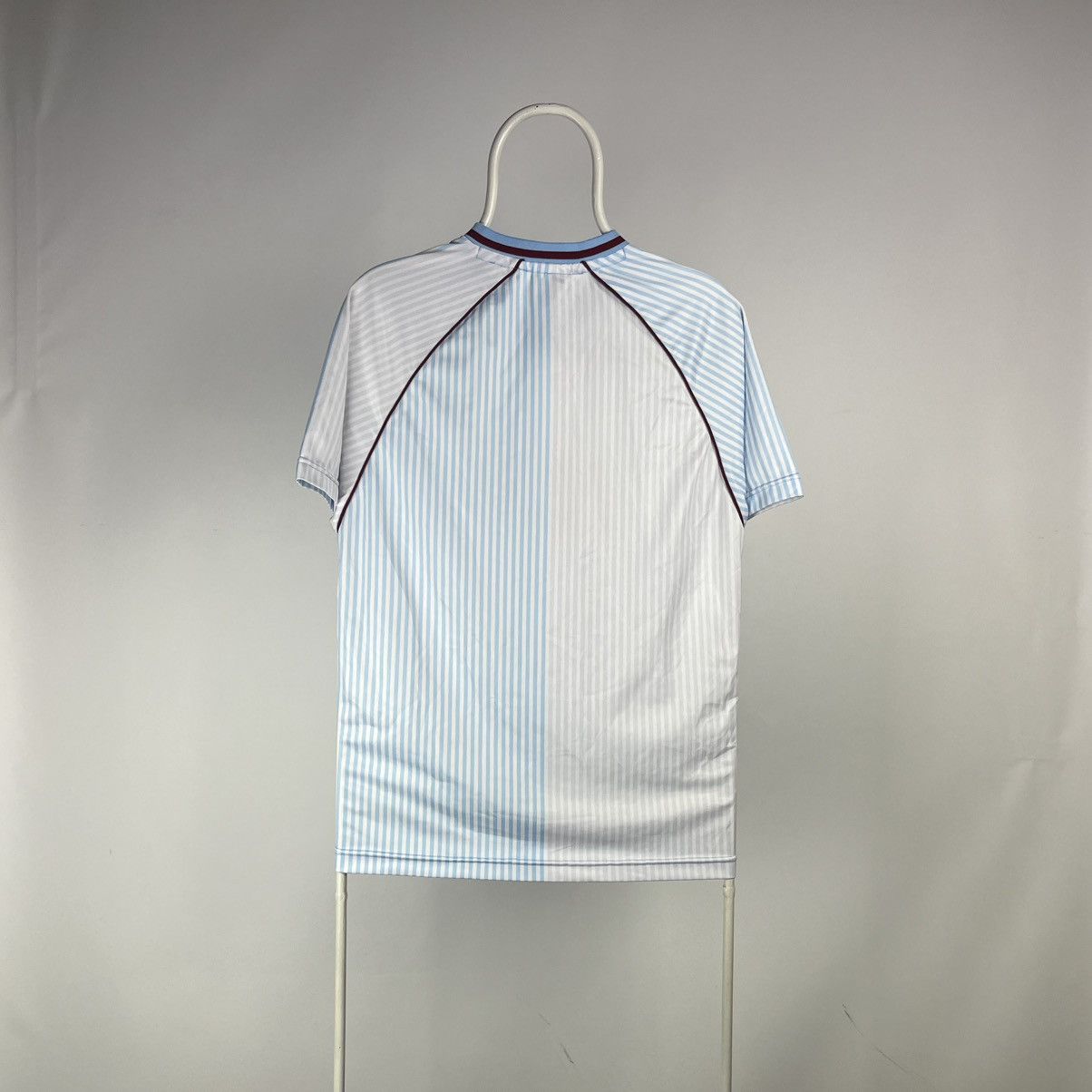 Other Score Draw jersey Aston Villa Fc away shirt size Medium Size US M / EU 48-50 / 2 - 2 Thumbnail