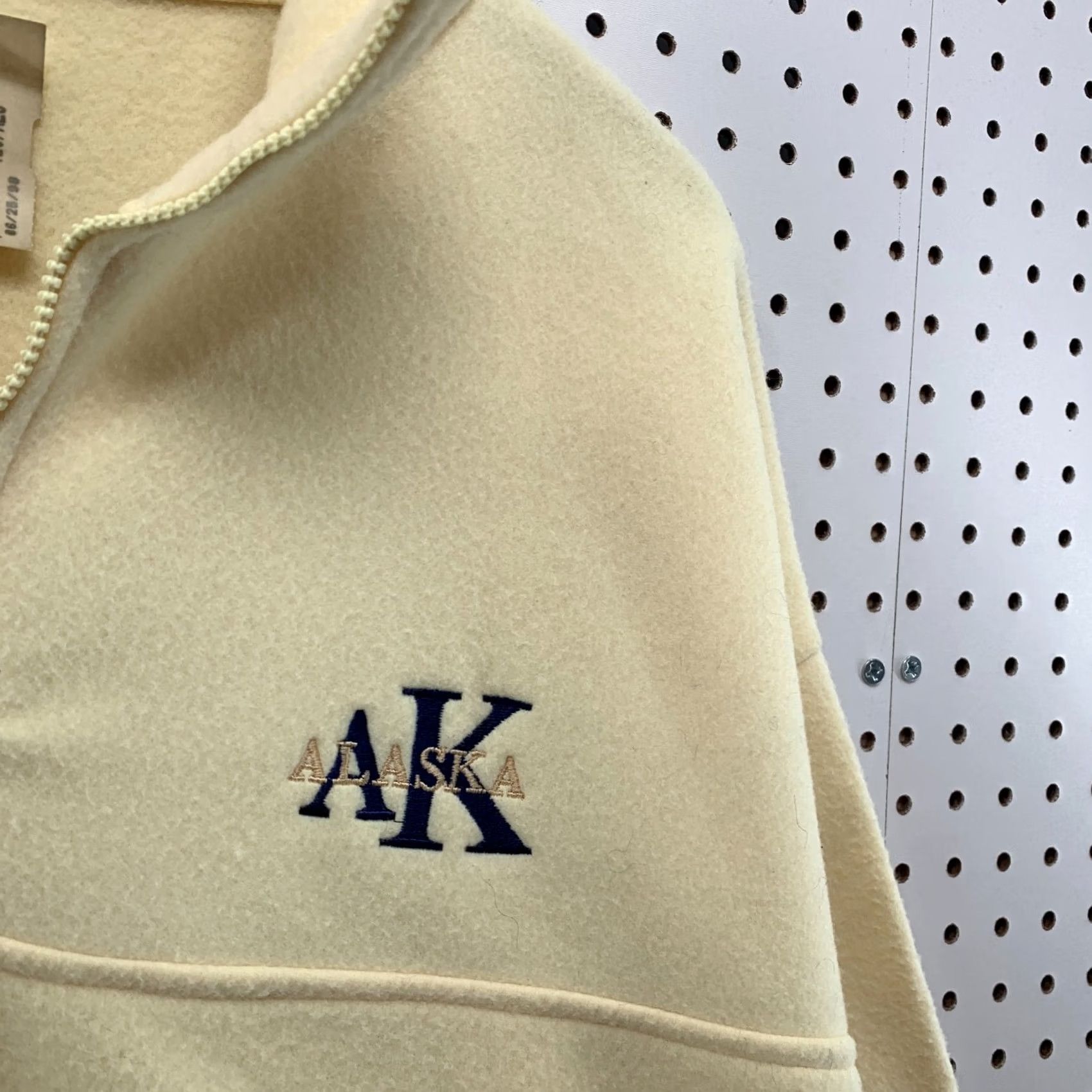 Vintage VINTAGE USA Alaska 1/4 Zip Fleece Pullover Beige Mens XL Embroidered Sweater Size US XL / EU 56 / 4 - 7 Thumbnail