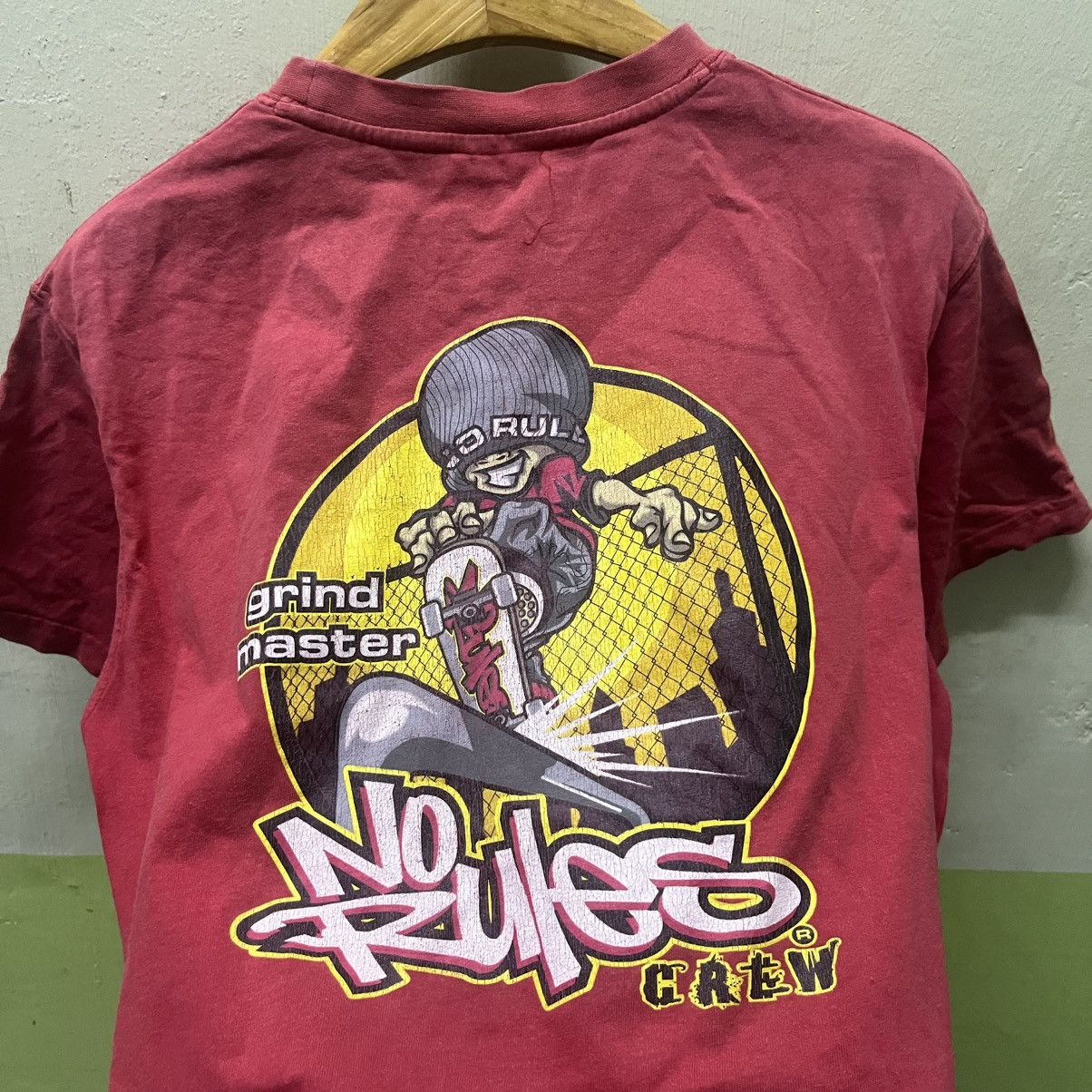 Santa Cruz Skateboards Rare Distressed Vintage No Rules Skateboard Backhit Tees Size US XS / EU 42 / 0 - 7 Thumbnail