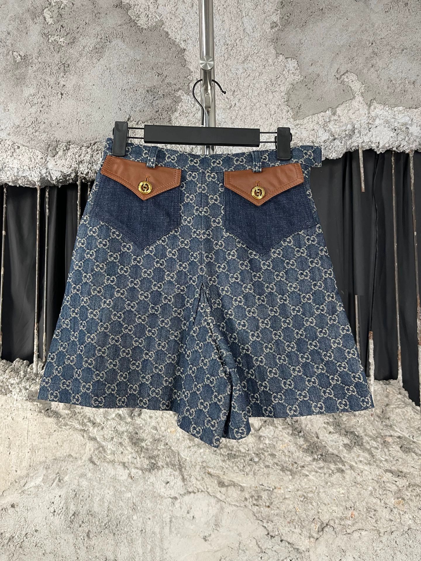 Gucci Gucci GG Monogram Denim Shorts Size 36 Size 25" / US 0 / IT 36 - 2 Thumbnail