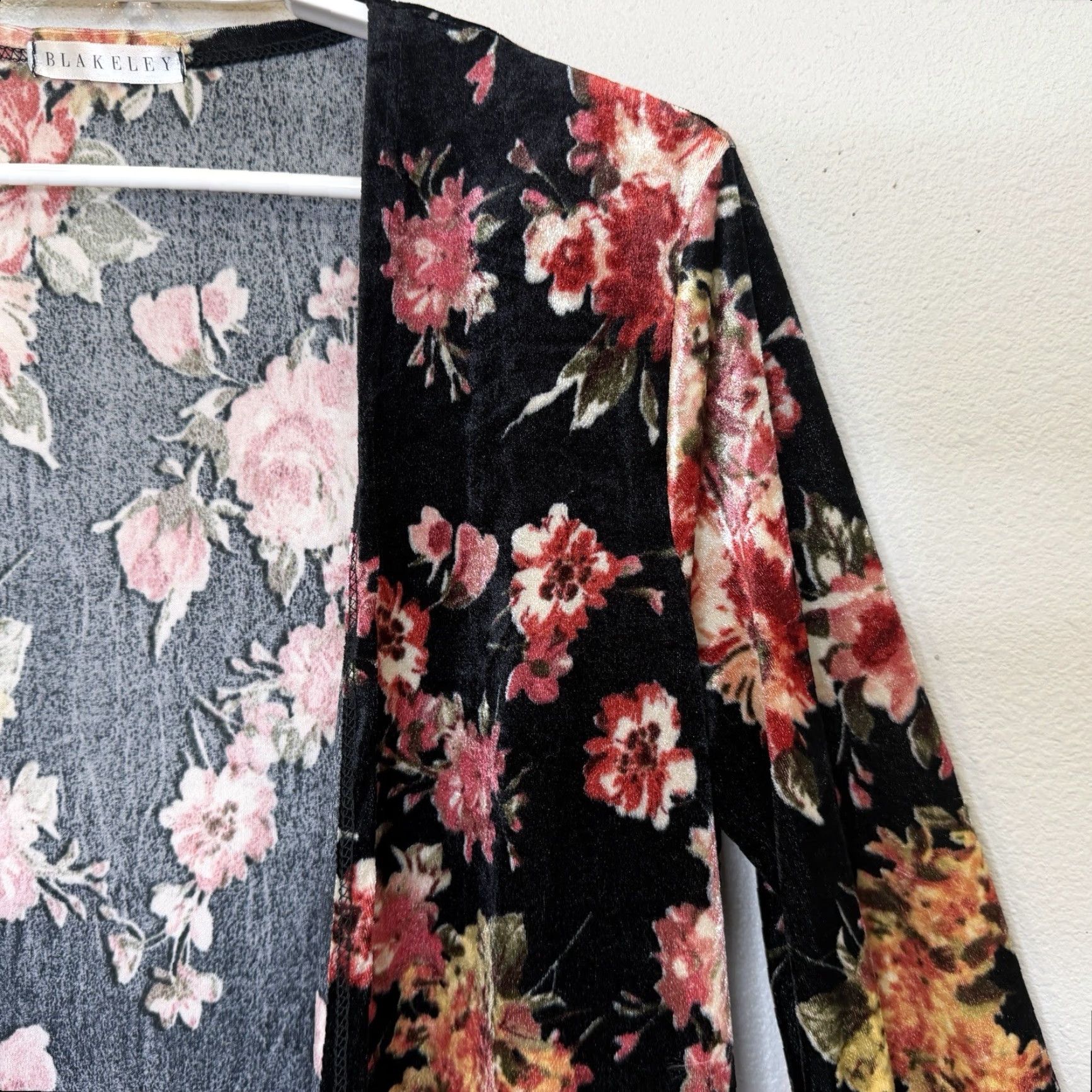 Velour Blakeley Long Duster Cardigan L/XL Black Velour Floral Print Long Sleeve Size L / US 10 / IT 46 - 3 Thumbnail