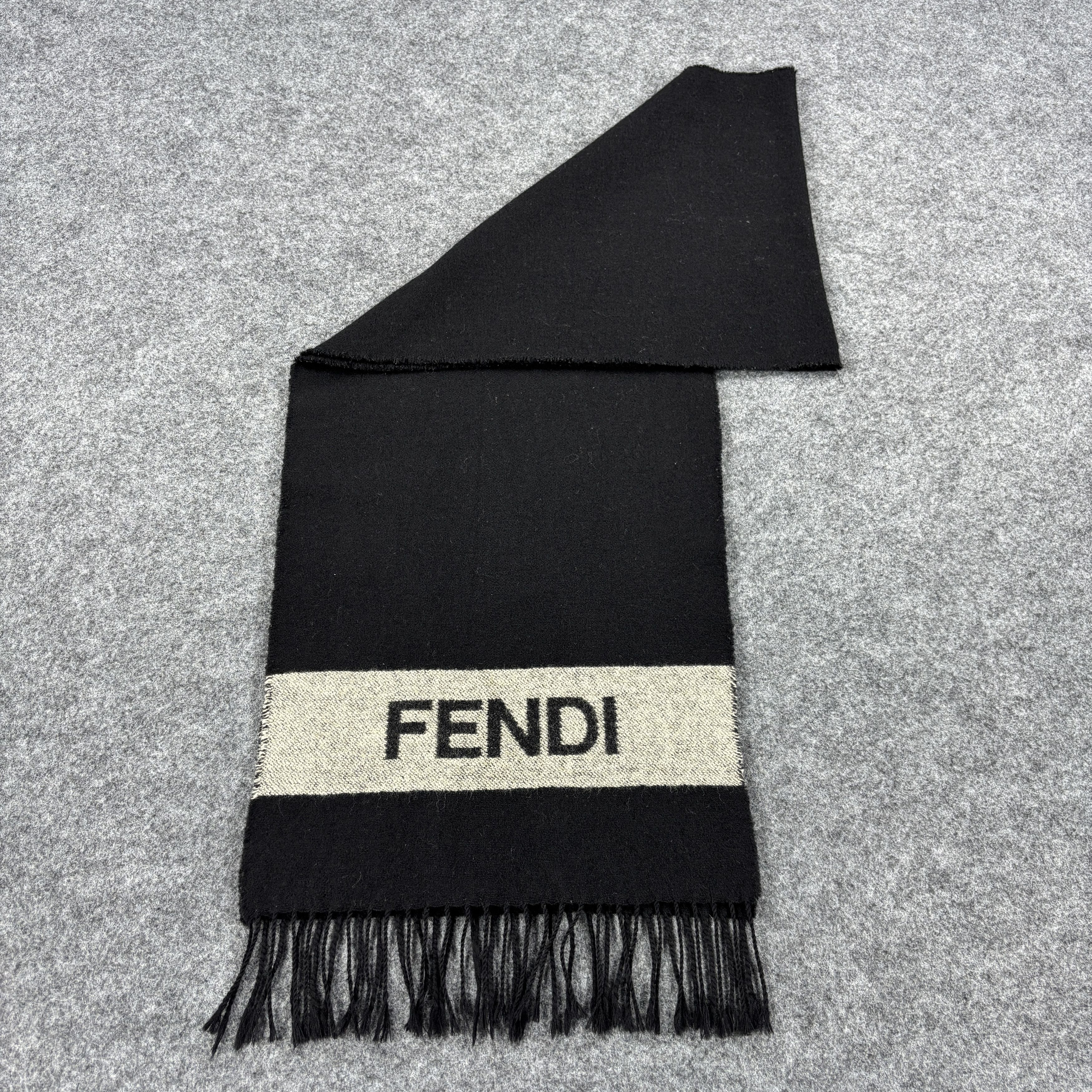 Fendi × Vintage GF10717 Fendi Scarf Neck Wear Muffler Nova Check Size ONE SIZE - 8 Thumbnail