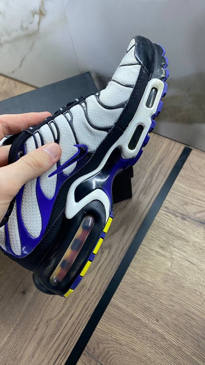 Nike Nike Air Max Plus Size US 9 / EU 42 - 2 Thumbnail