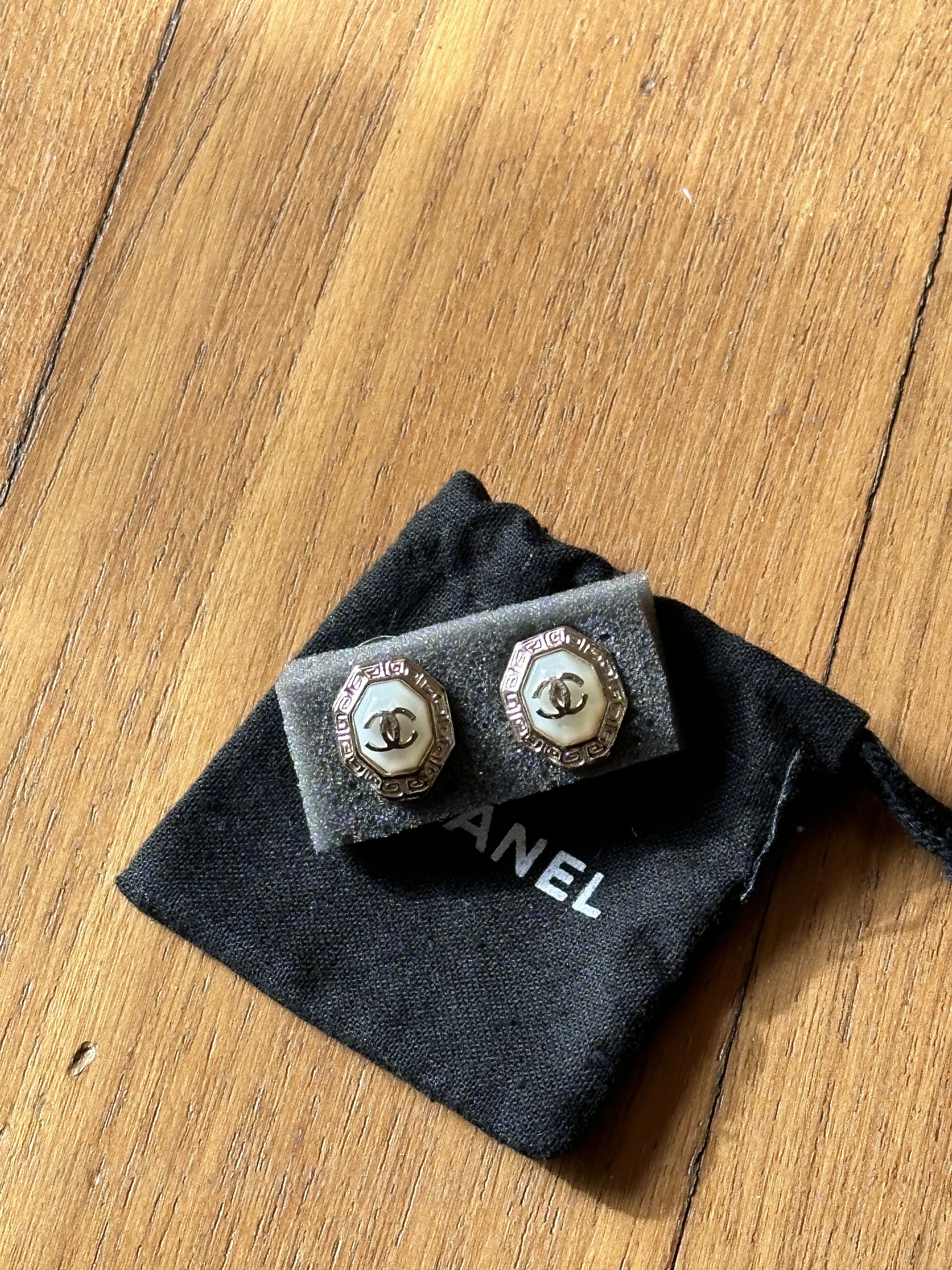 CHANEL EARRINGS STONE COCOMARK