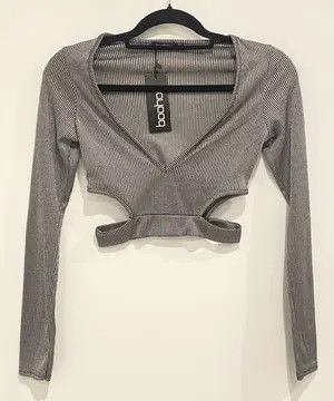 Boohoo Boohoo Silver Metallic Ribbed Cut-Out Crop Top Size XS / US 0-2 / IT 36-38 - 2 Thumbnail
