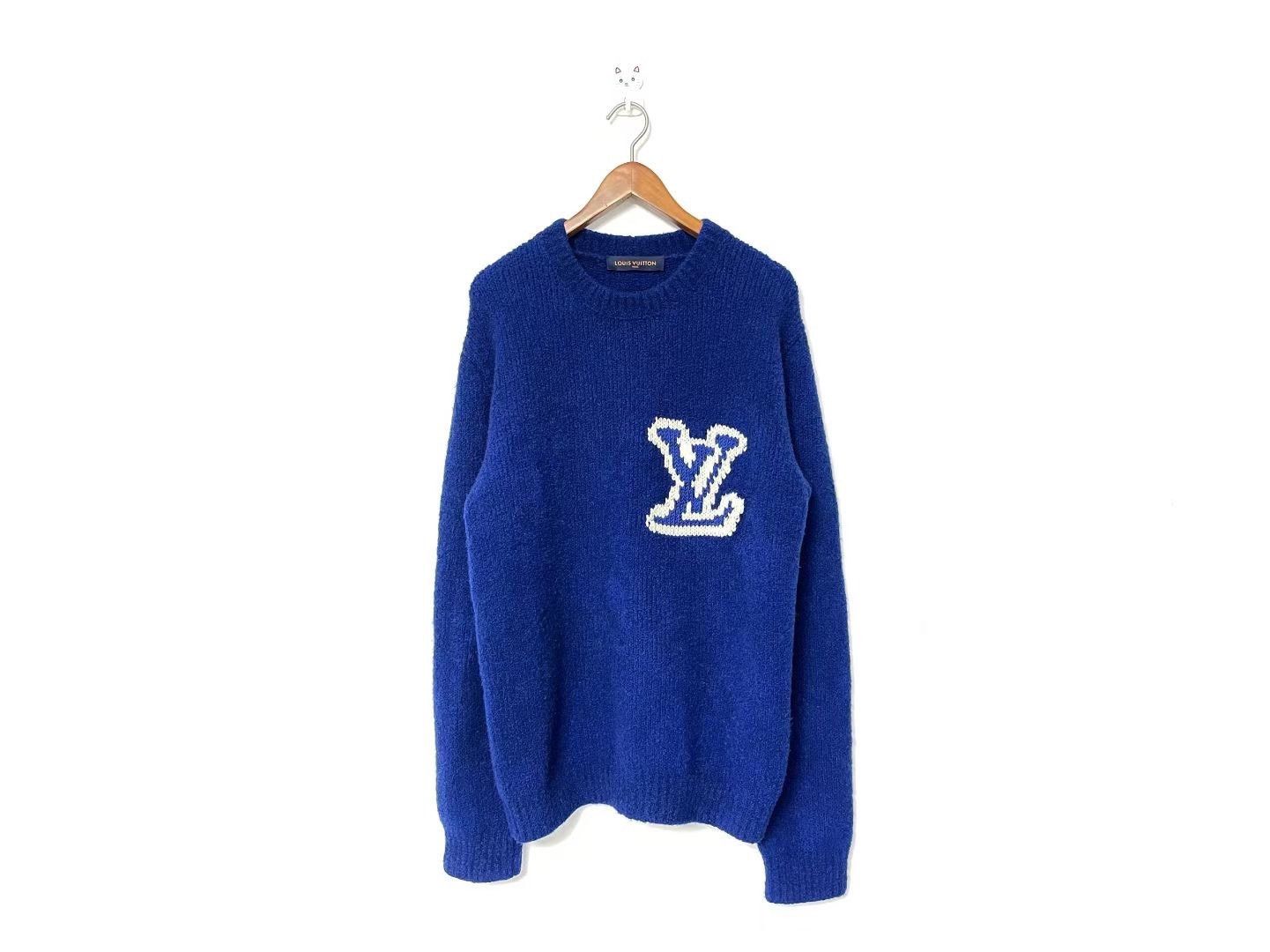 Louis Vuitton Louis Vuitton Blue Sweater XL Women Size XL / US 12-14 / IT 48-50 - 1 Thumbnail